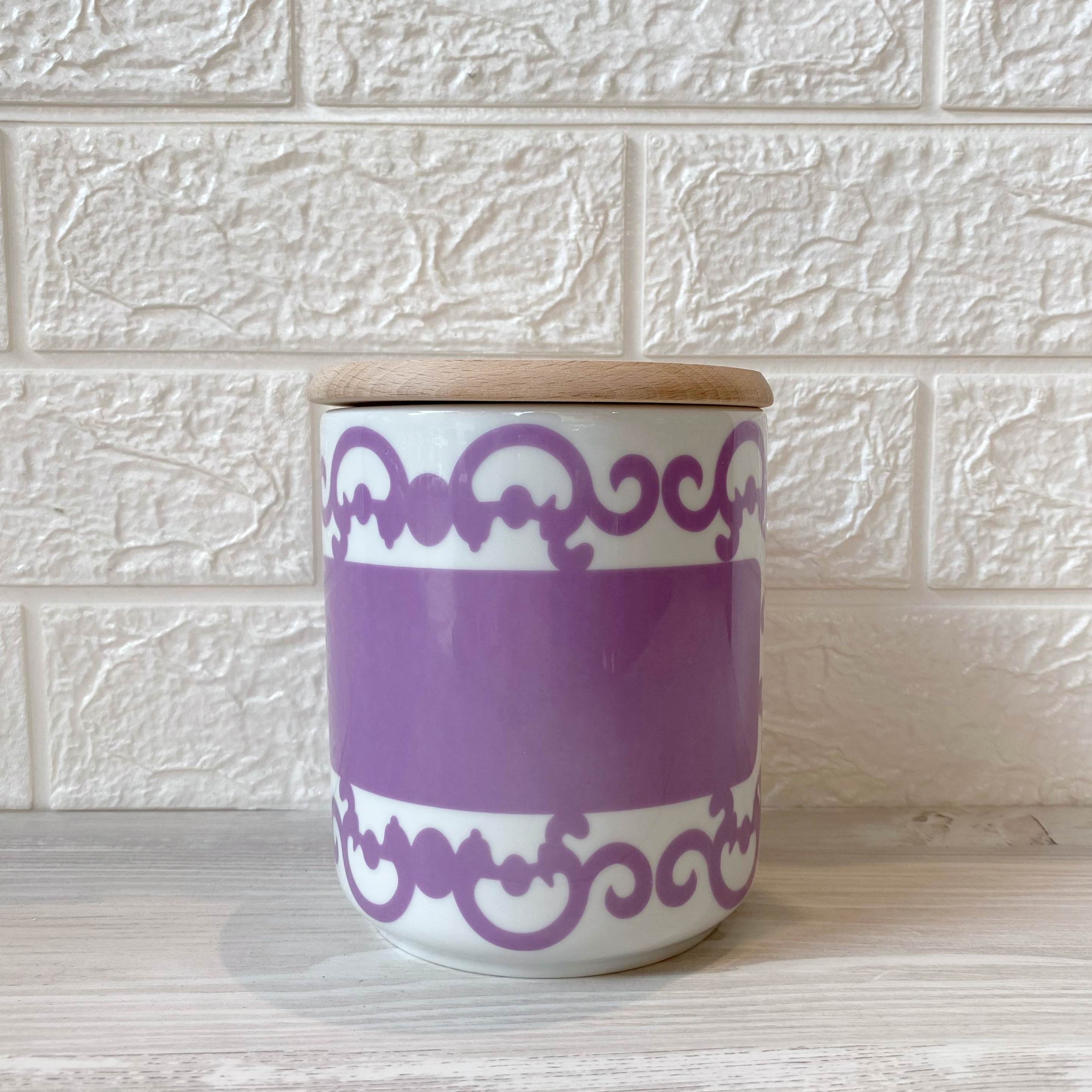 Barattolo in Porcellana con Coperchio e Guarnizione Viola Arabesco d.10 h.14 Fade