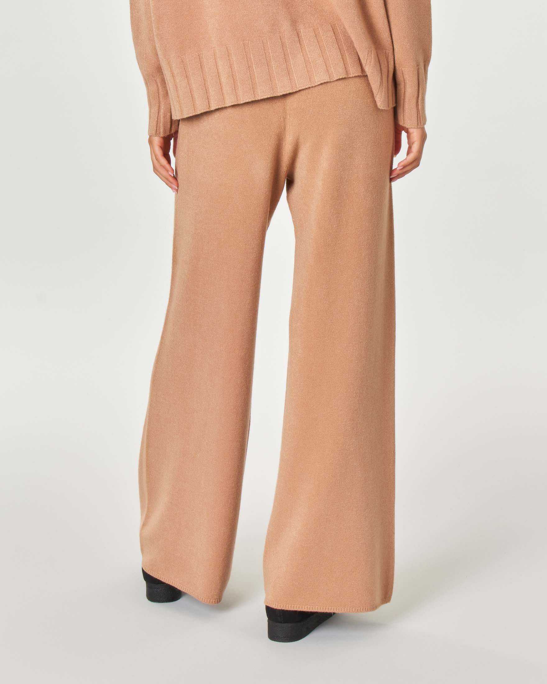 Pantaloni in maglia online