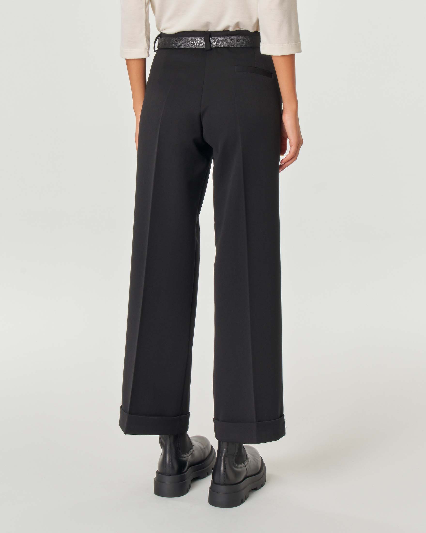 pantaloni con il risvolto