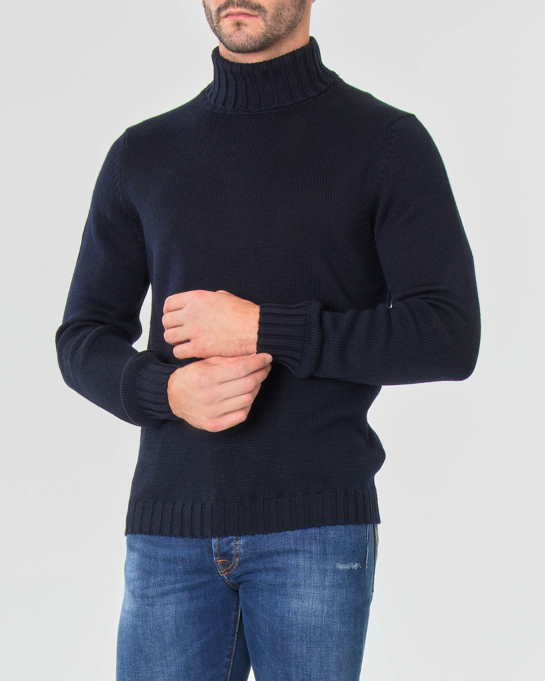 Dolcevita blu in misto lana sulla finezza 5