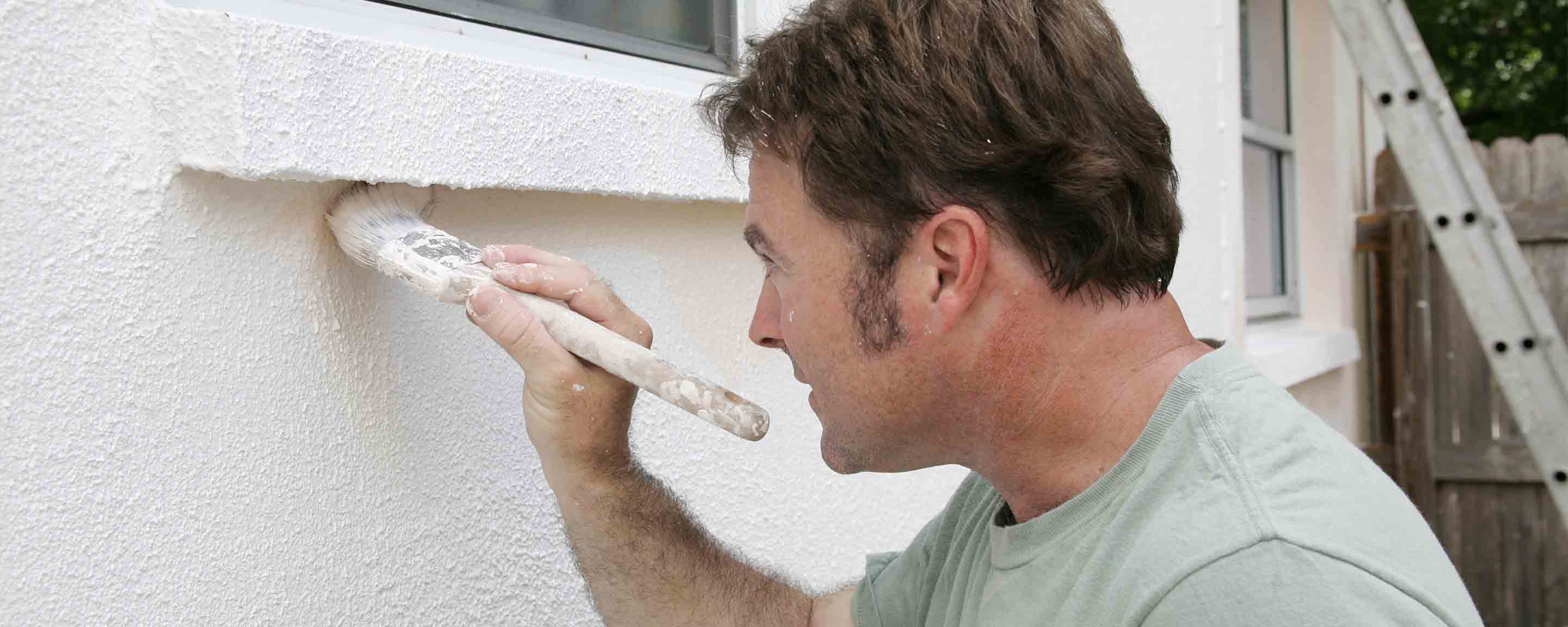 Можно ли фасадной краской красить помещение. Можно ли фасадной краской красить помещение. Краска для деревянных домов снаружи. Крашеная штукатурка. Штукатурка, окраска фасадной краской.