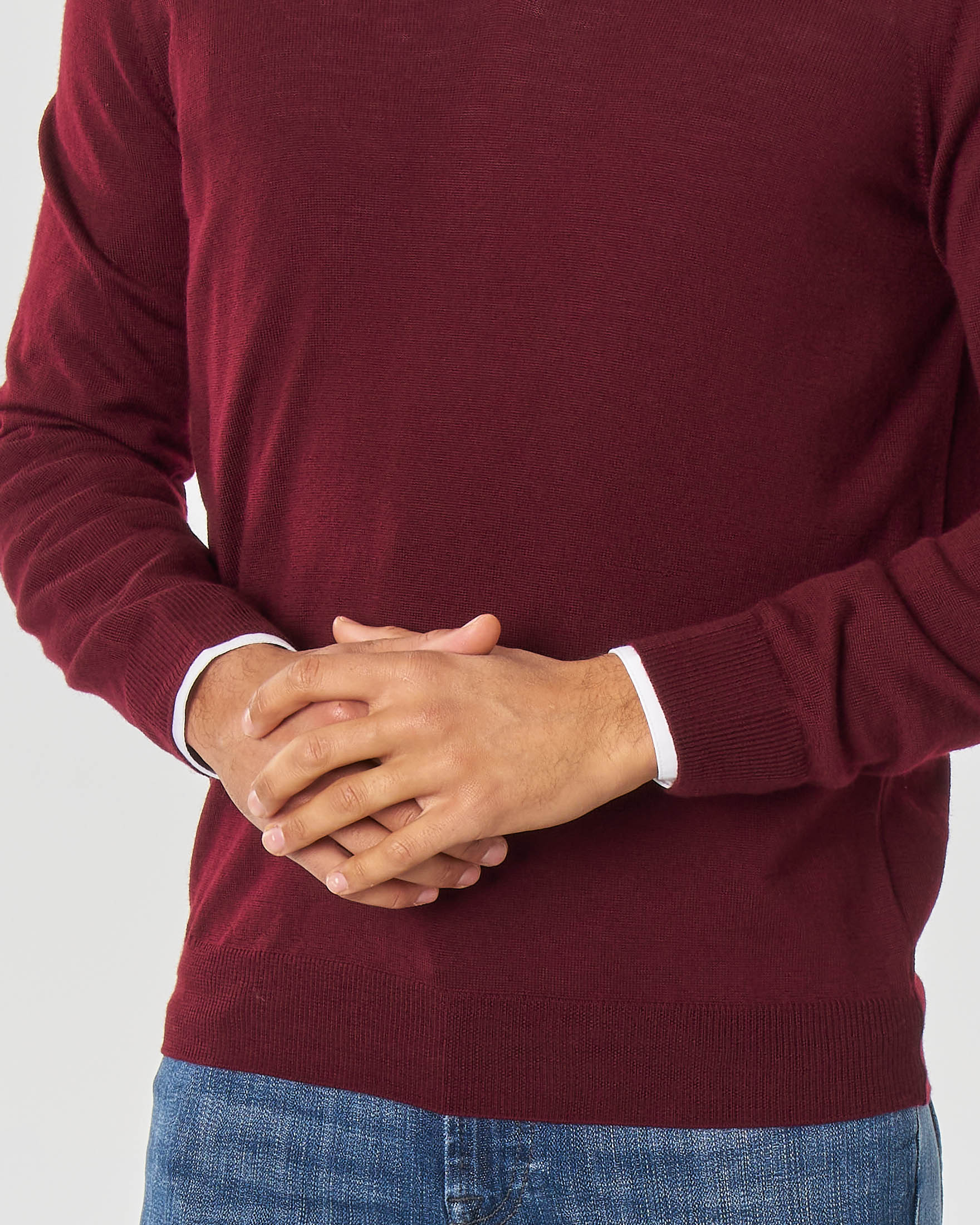 Maglia bordeaux scollo a V in lana merino image