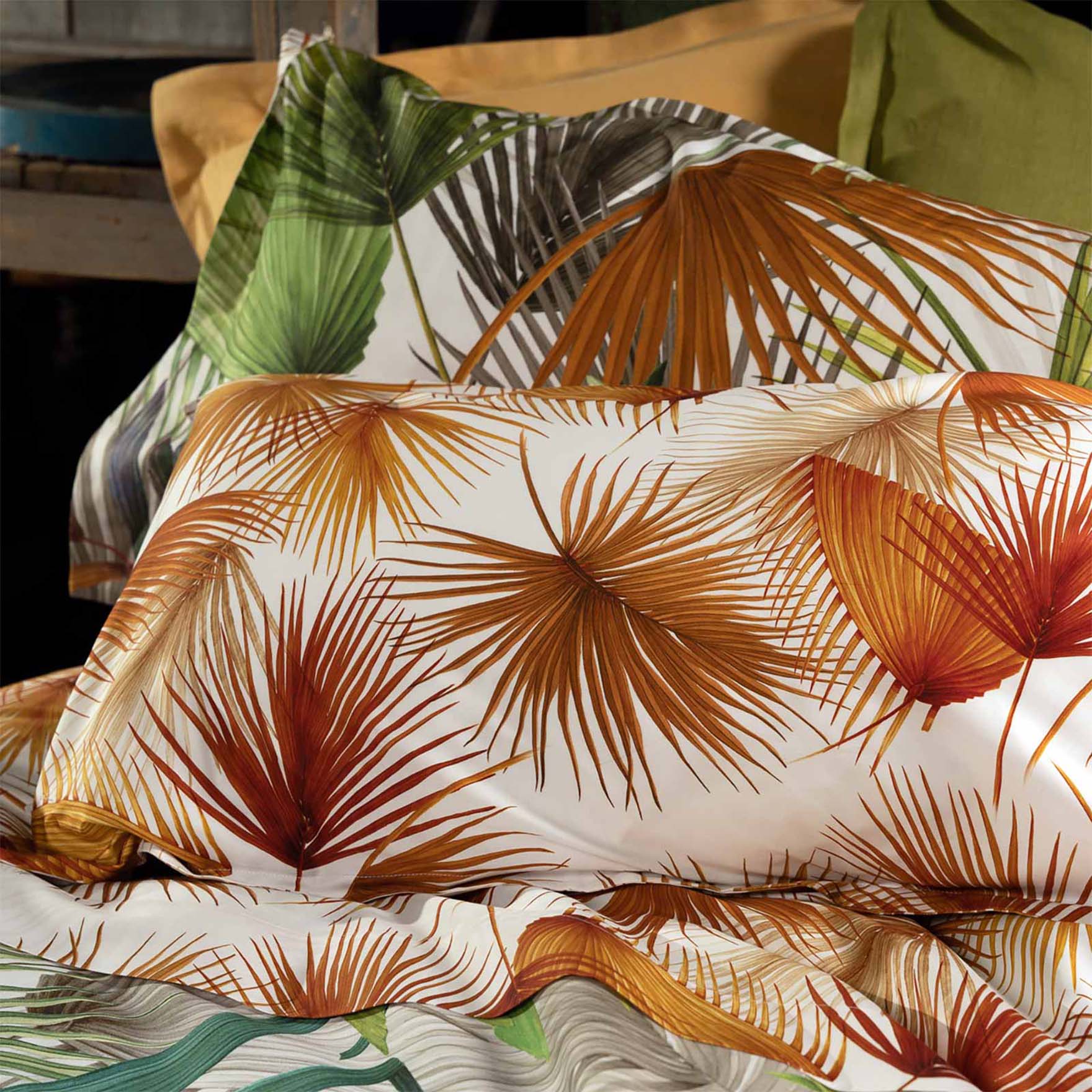 Copripiumino Palmeraie Izylinen double face a due piazze in cotone bianco a stampa felci verde e arancio