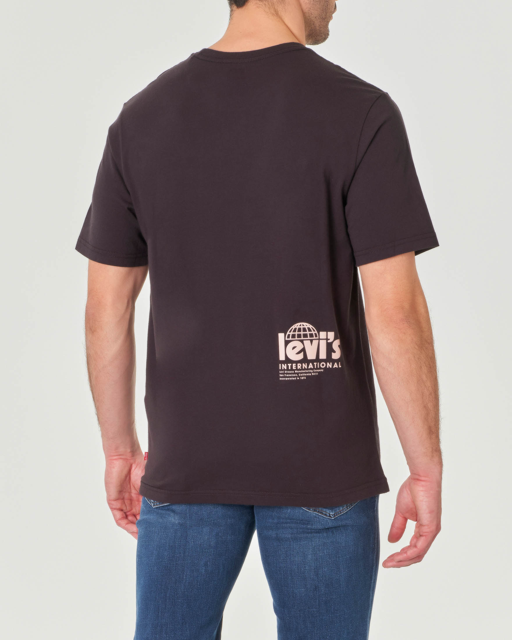 T-shirt nera over mezza manica con logo catarifrangente