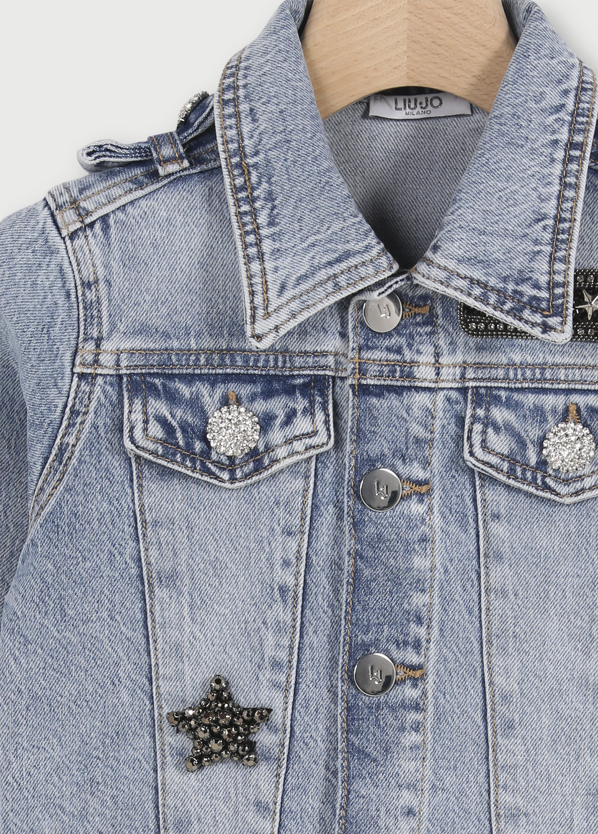 Giacca in jeans con applicazioni gioiello lavaggio chiaro stone washed