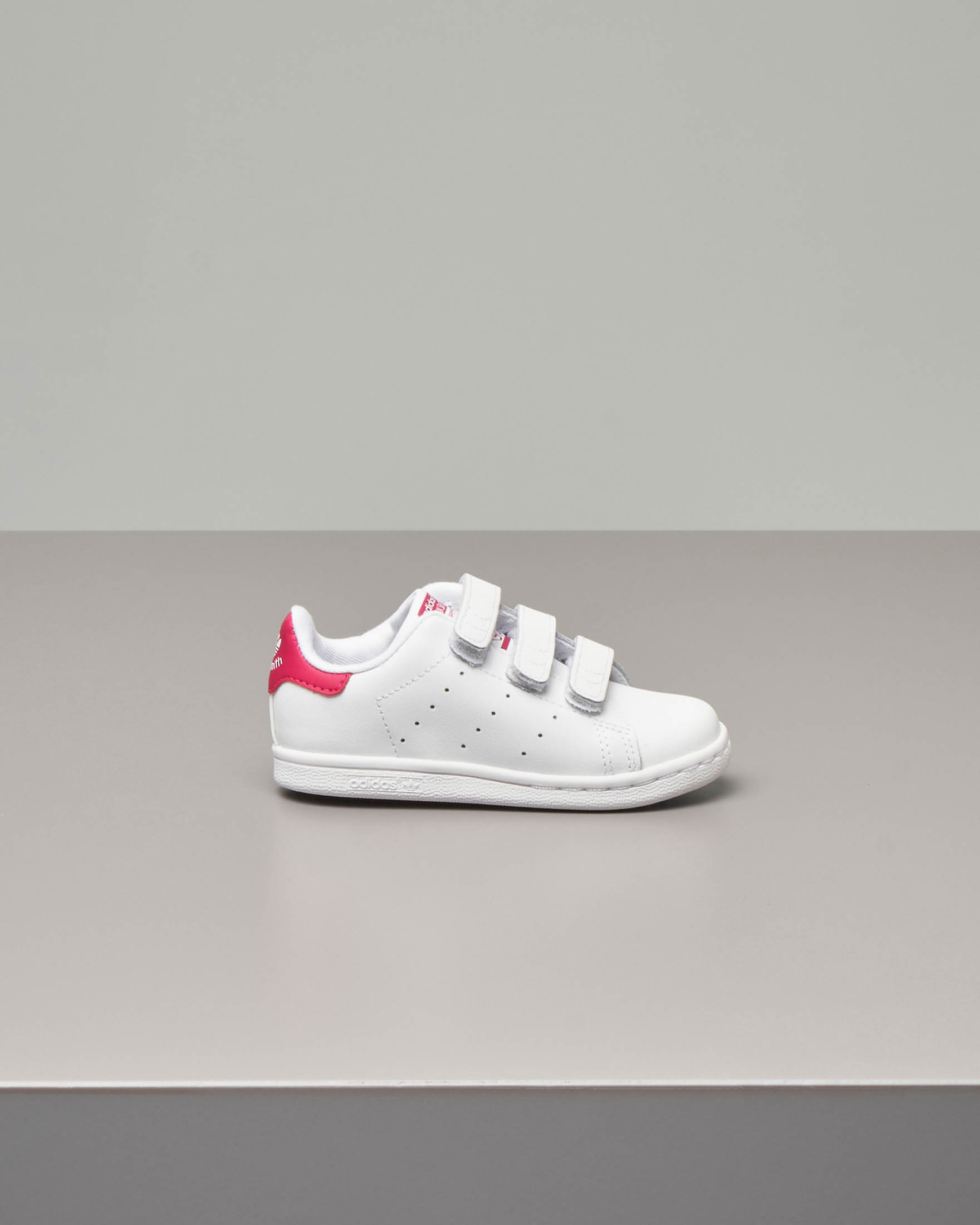 Stan Smith bianca con dettaglio fucsia e chiusure a strappo 22 27