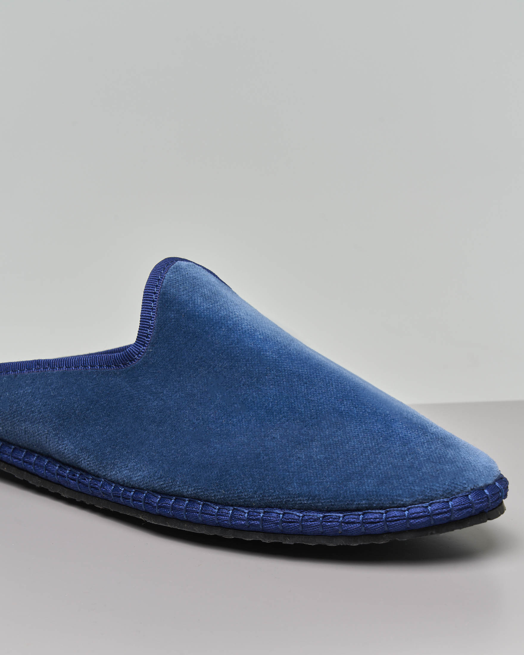 Friulane modello sabot in velluto color avio