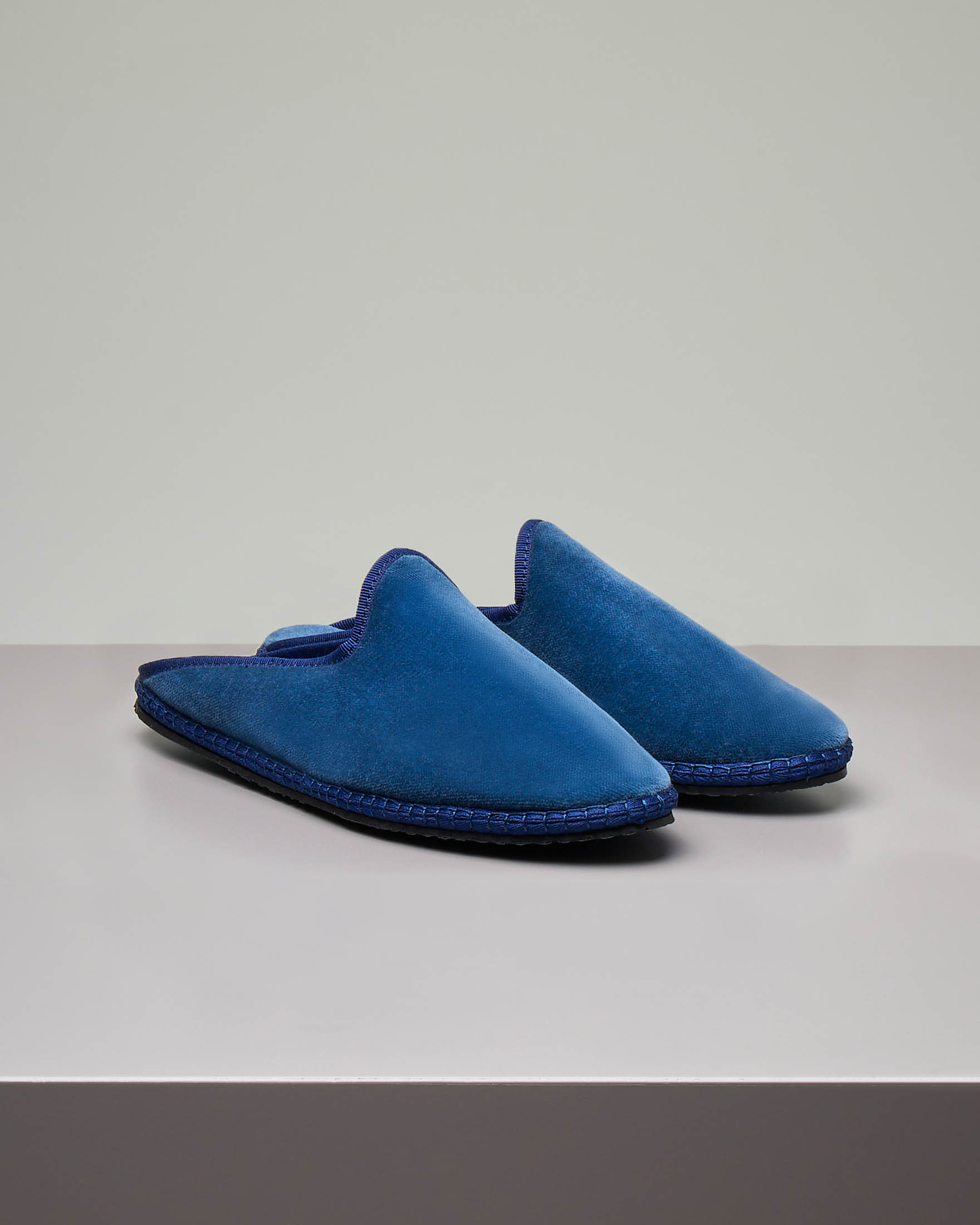 Friulane modello sabot in velluto color avio