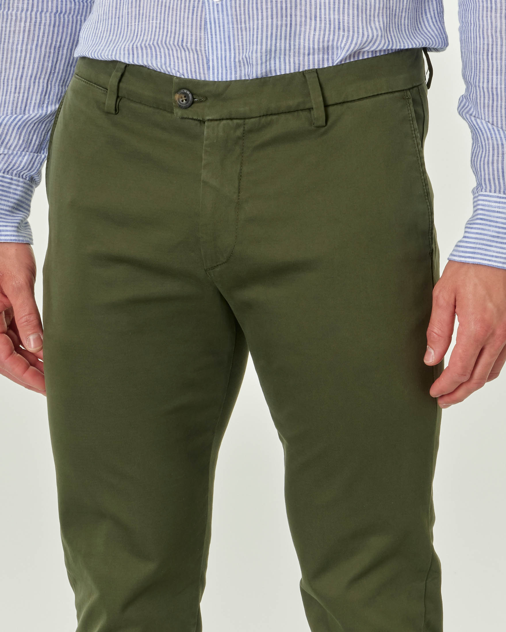 Pantalone chino verde militare in tricotina di cotone stretch