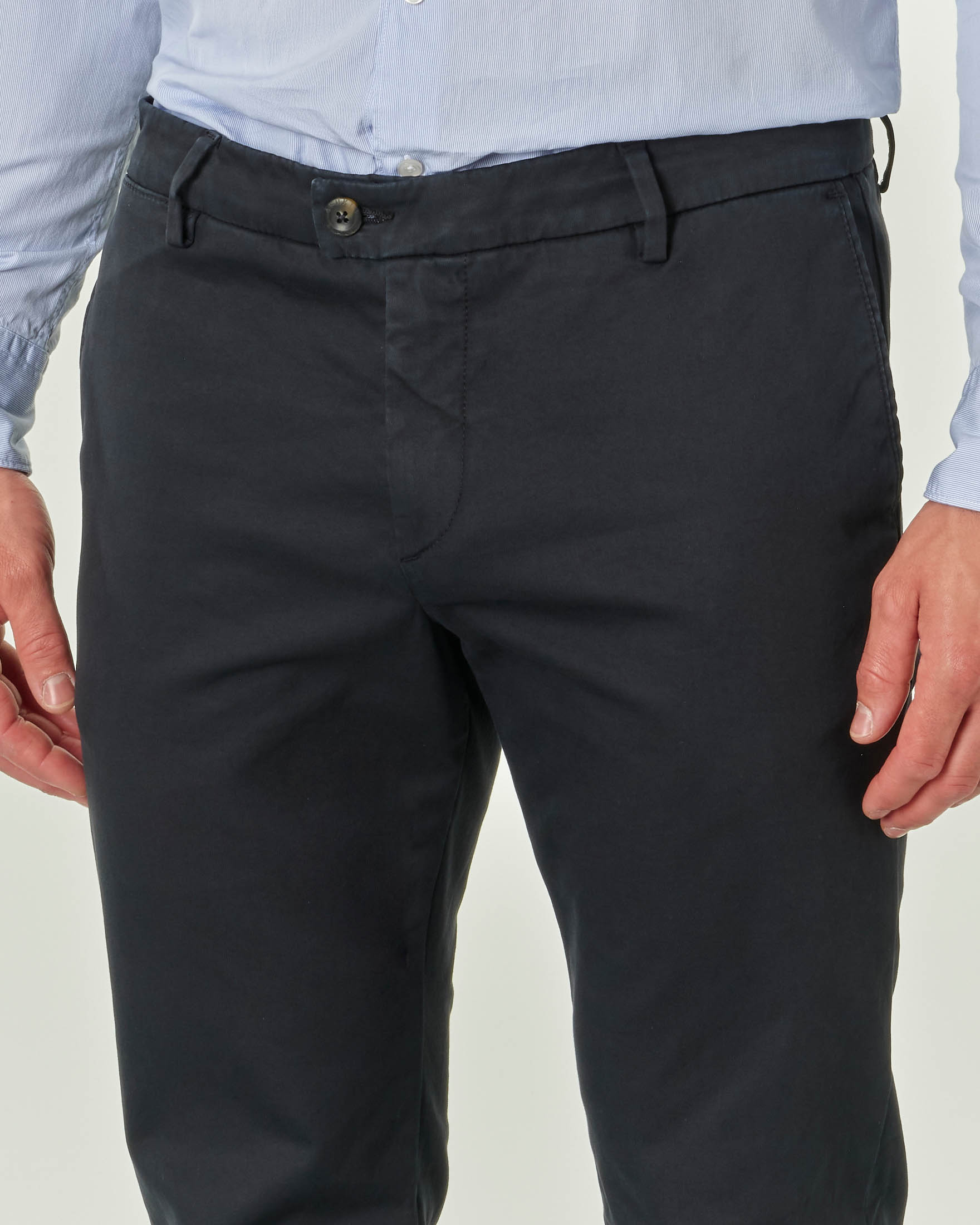 Pantalone chino blu in tricotina di cotone stretch image