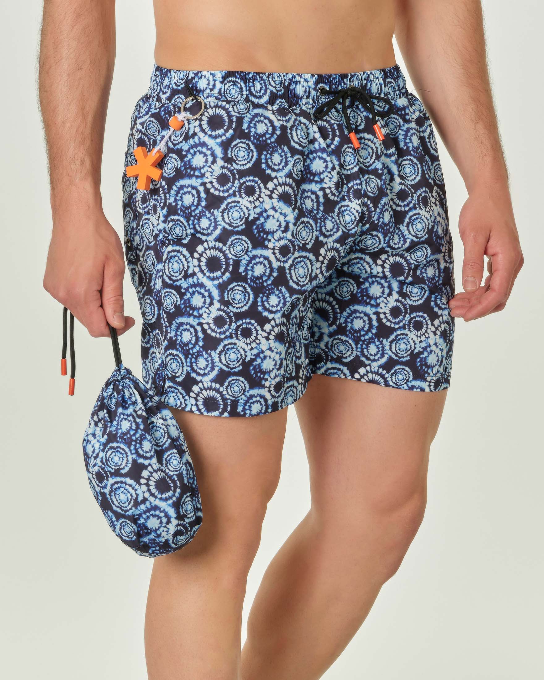 Boxer mare blu con stampa grafica e taschino sul retro