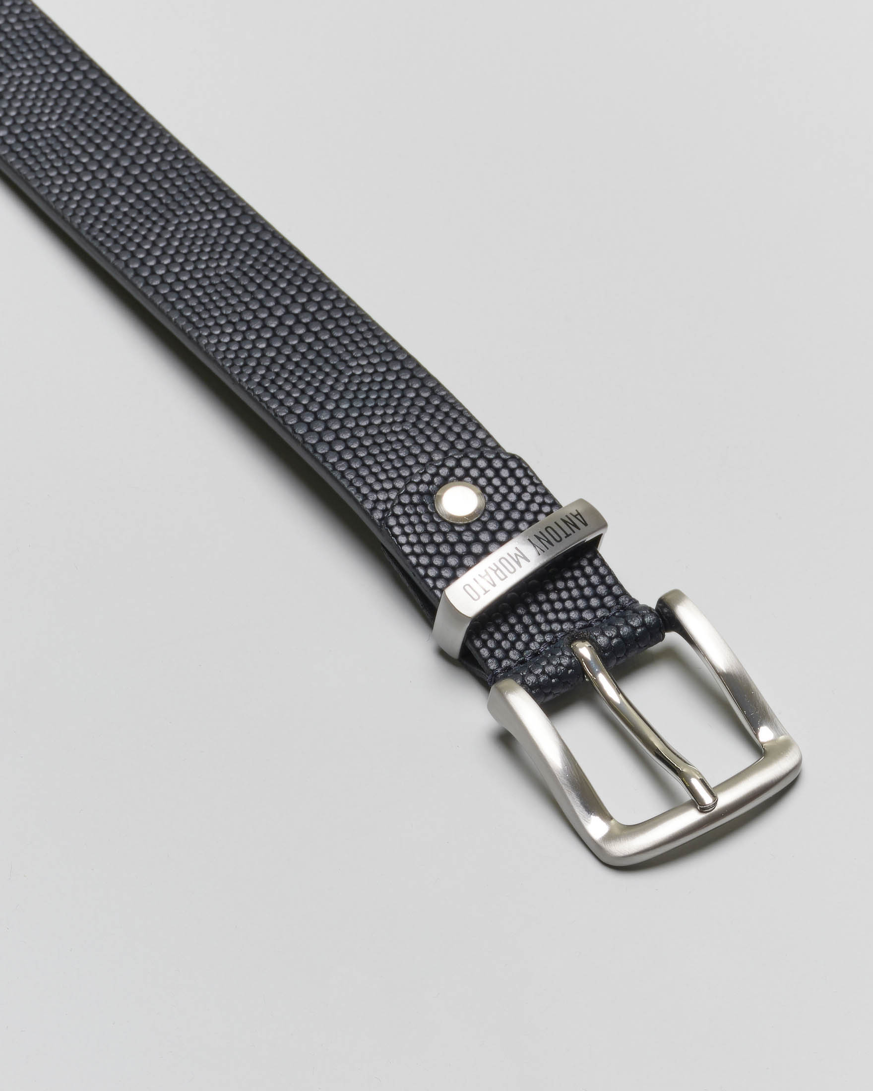 Cintura blu in pelle martellata con fibbia argento M-L image