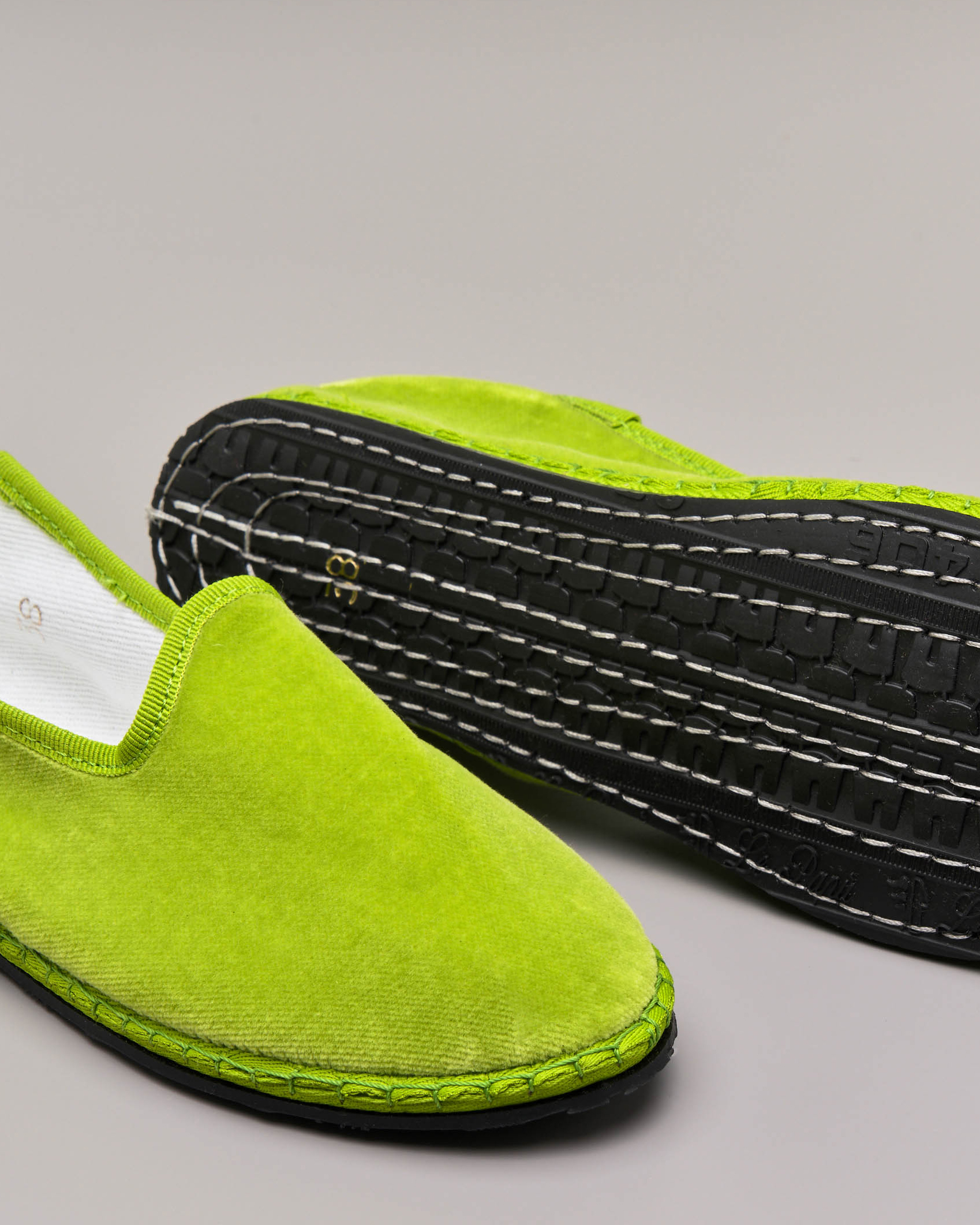 Friulane in velluto color verde acido