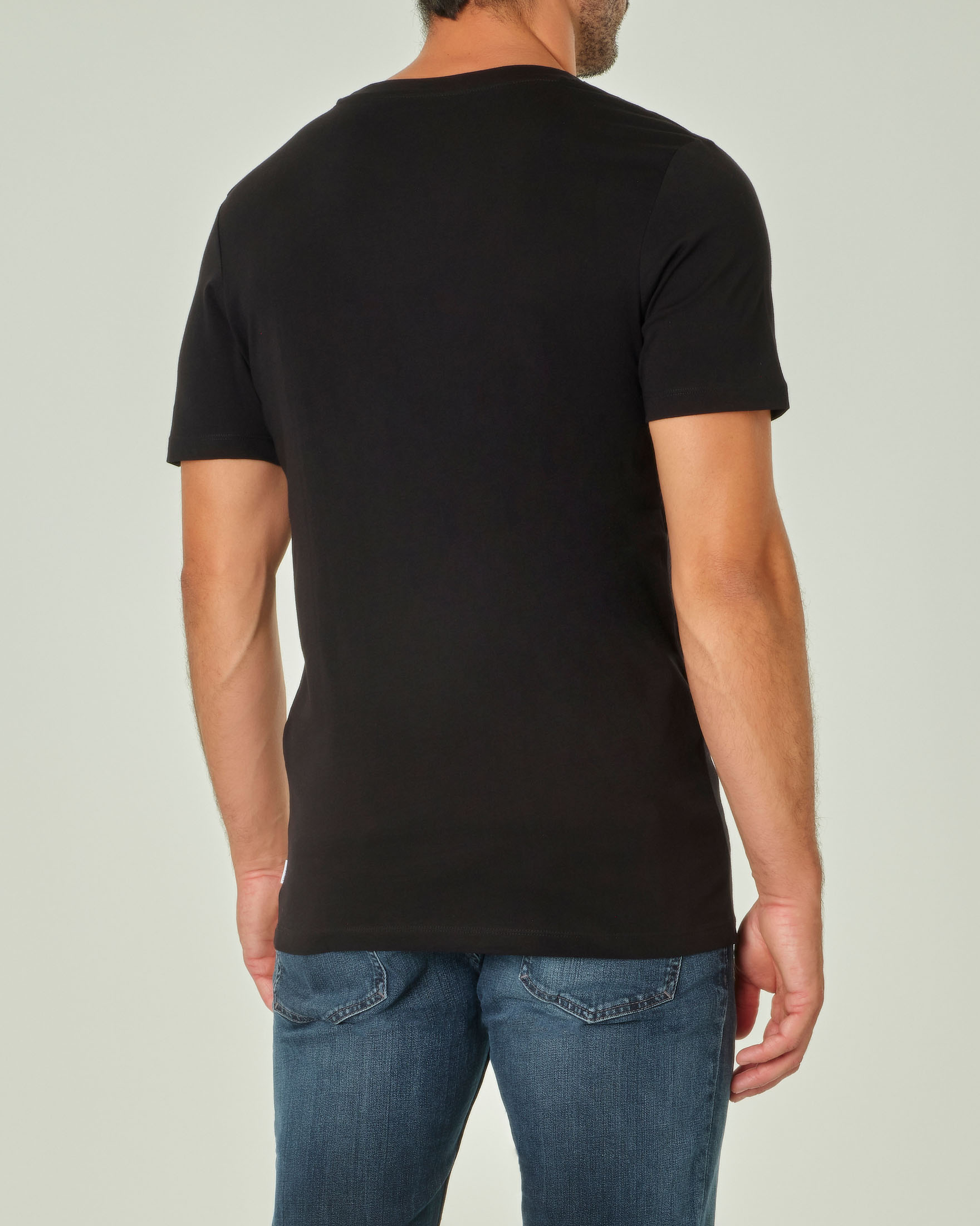 T-shirt nera mezza manica tinta unita