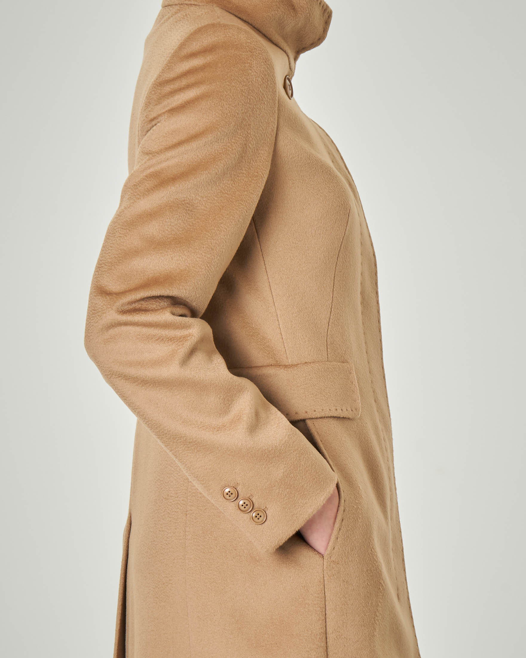 Cappotto Max Mara Studio sfiancato color cammello in pura lana con collo alto