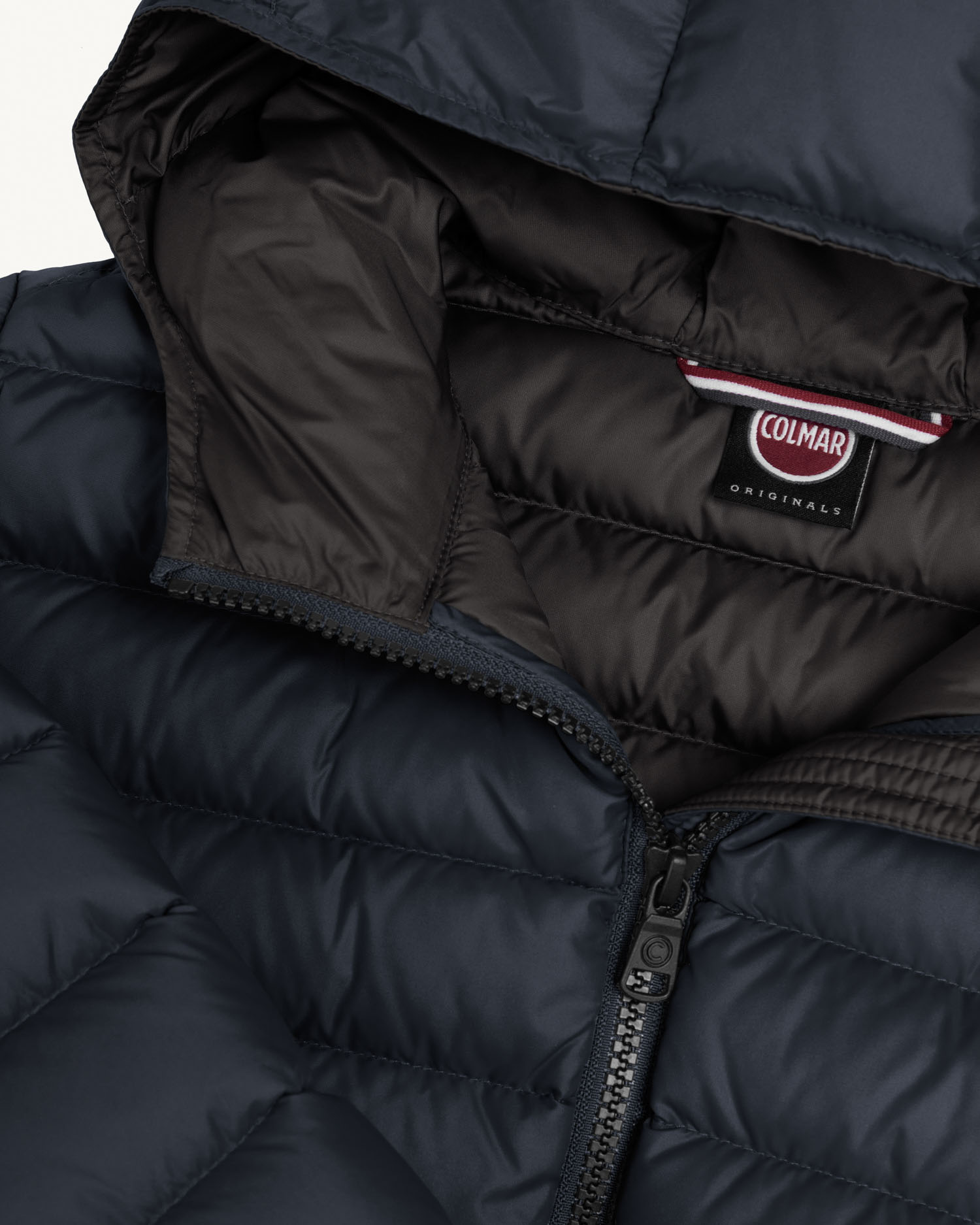 Piumino blu con cappuccio fisso in nylon opaco 