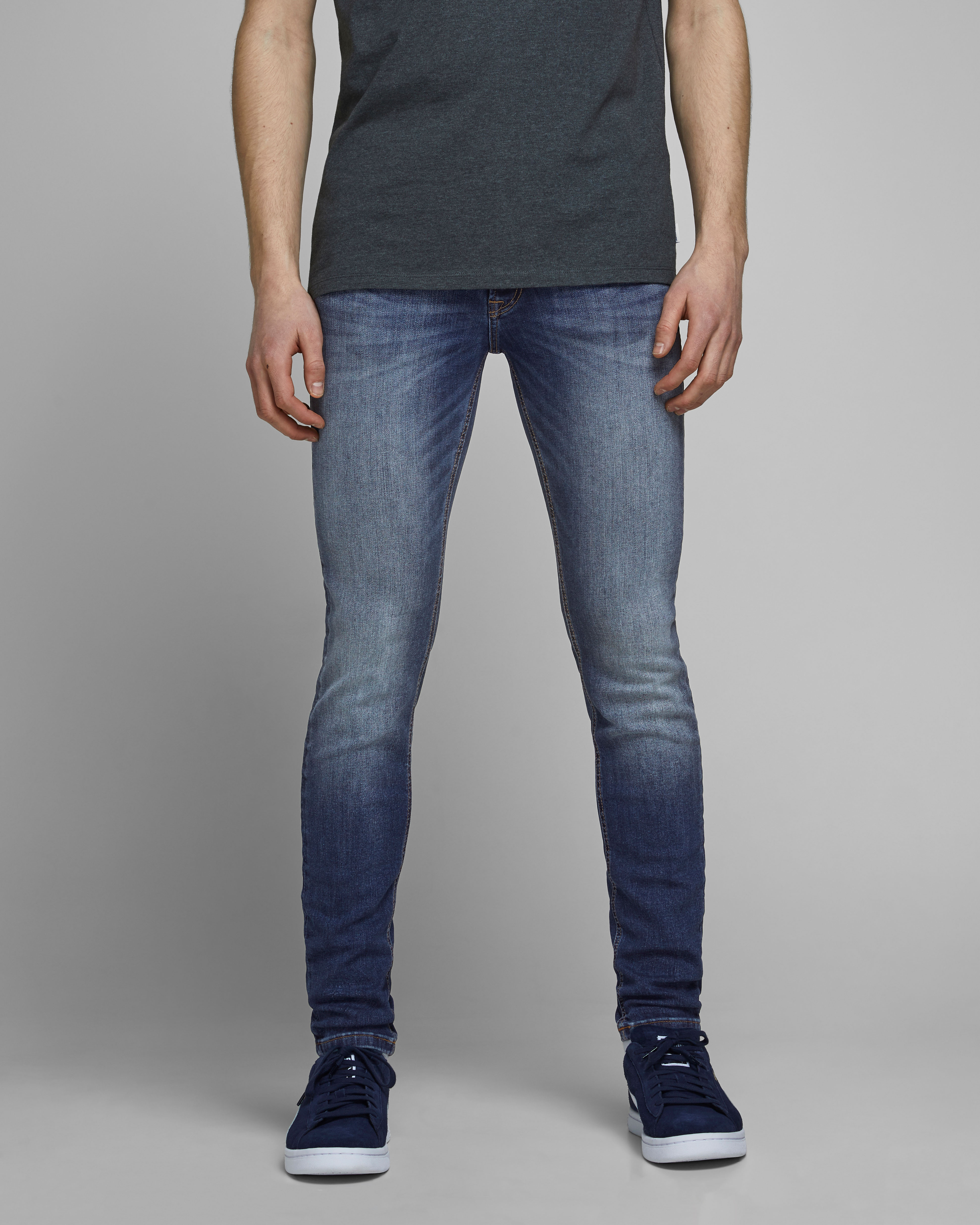 Jeans Liam skinny fit a vita bassa lavaggio scuro stone washed con baffature