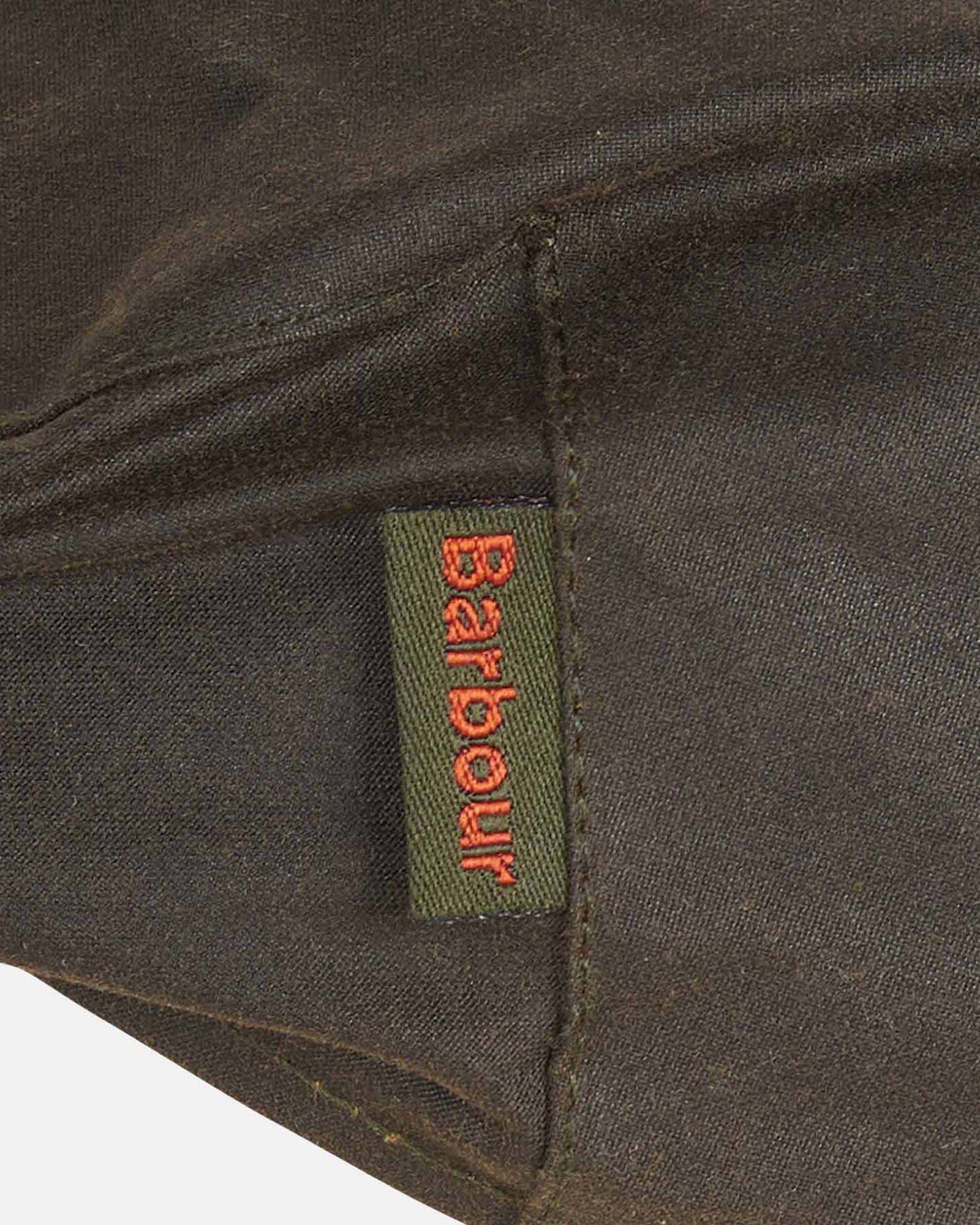 Coppola Barbour verde militare in cotone cerato con paraorecchie in tartan check