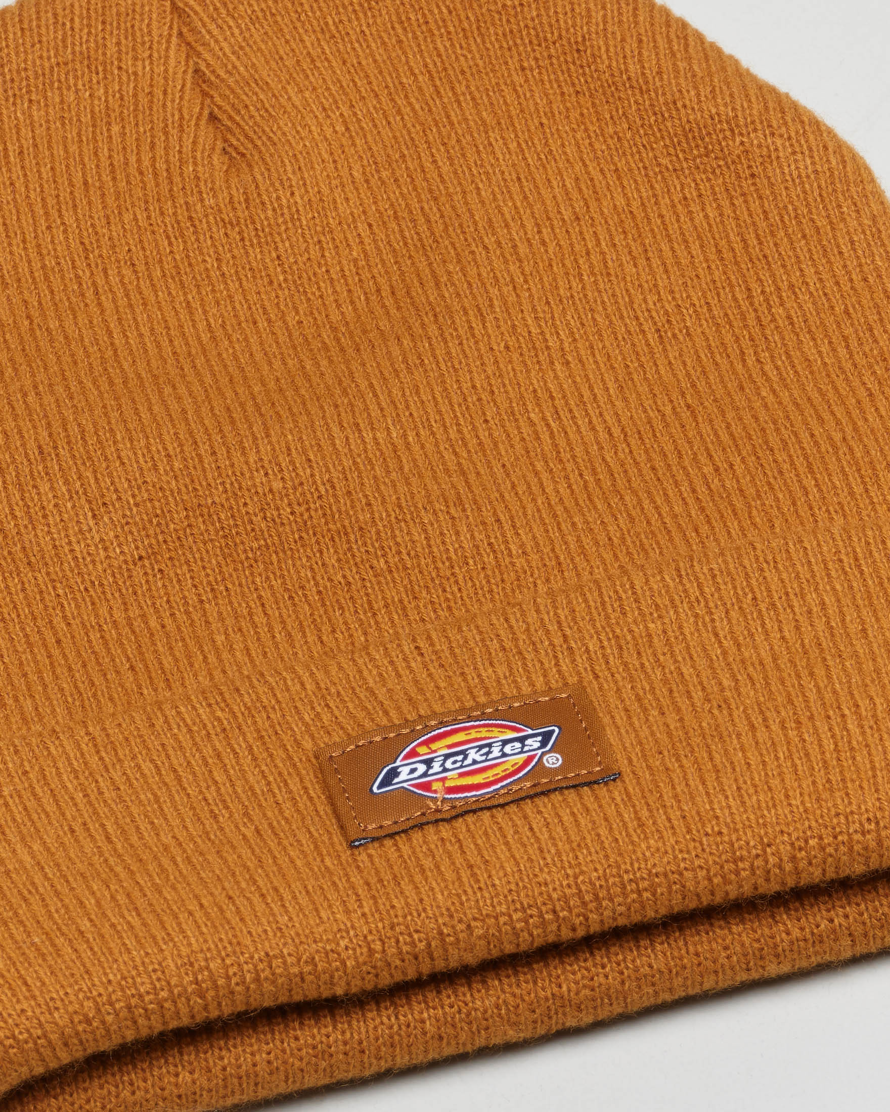 Berretto color caramello con risvolto e logo applicato image