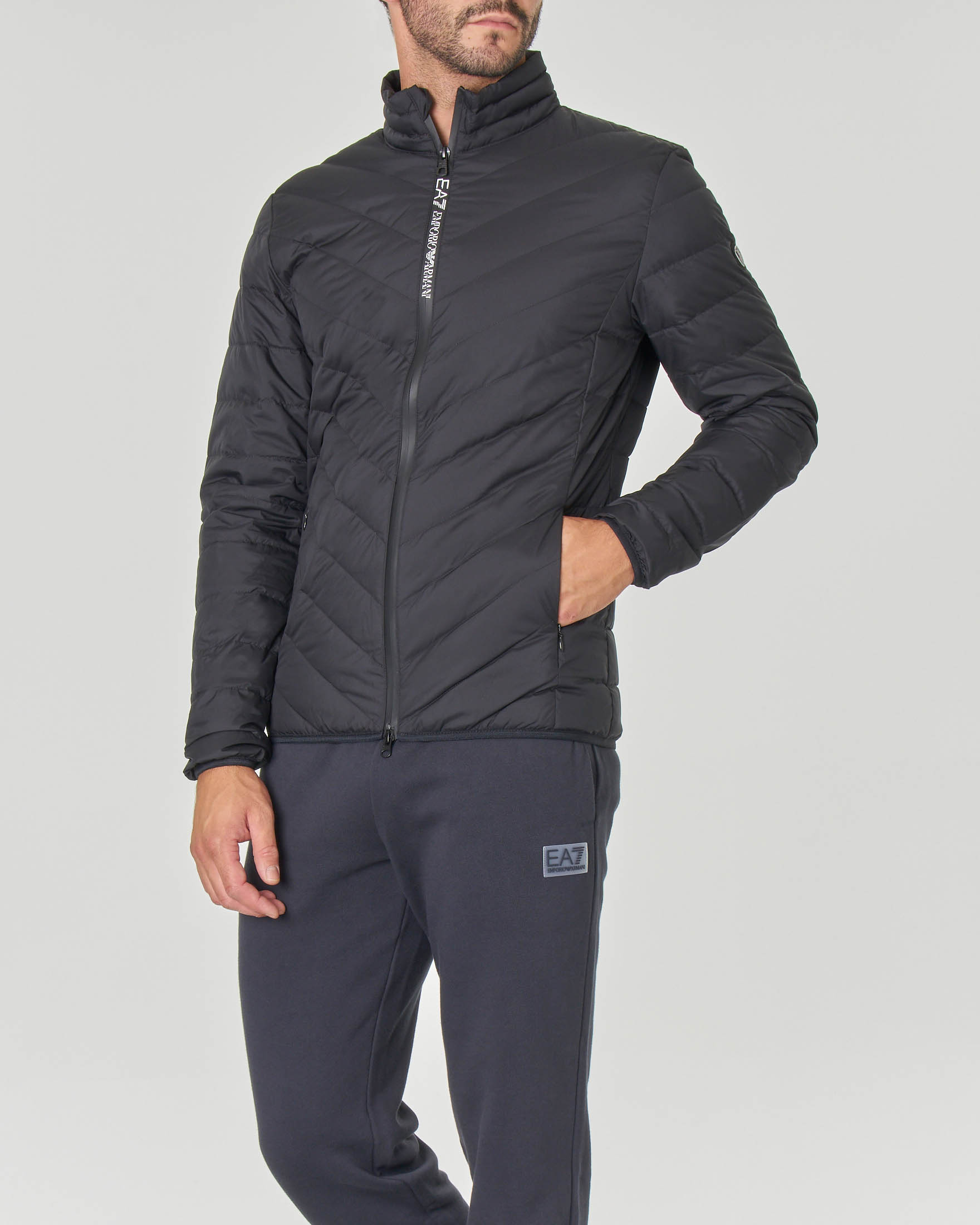 Piumino EA7 nero senza cappuccio con trapuntatura spinata