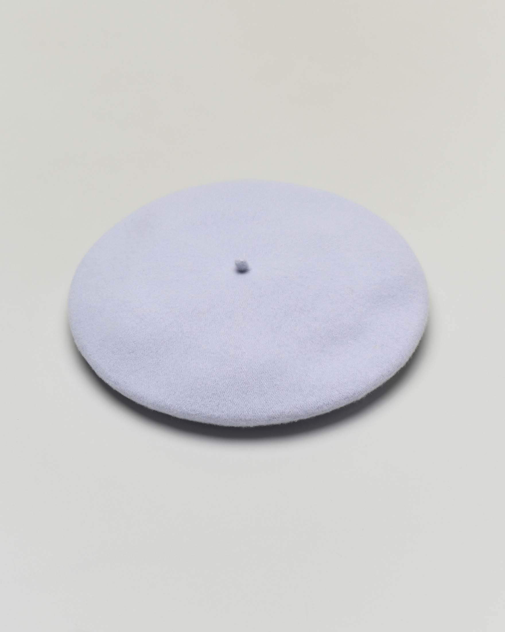 Basco azzurro in feltro di pura lana