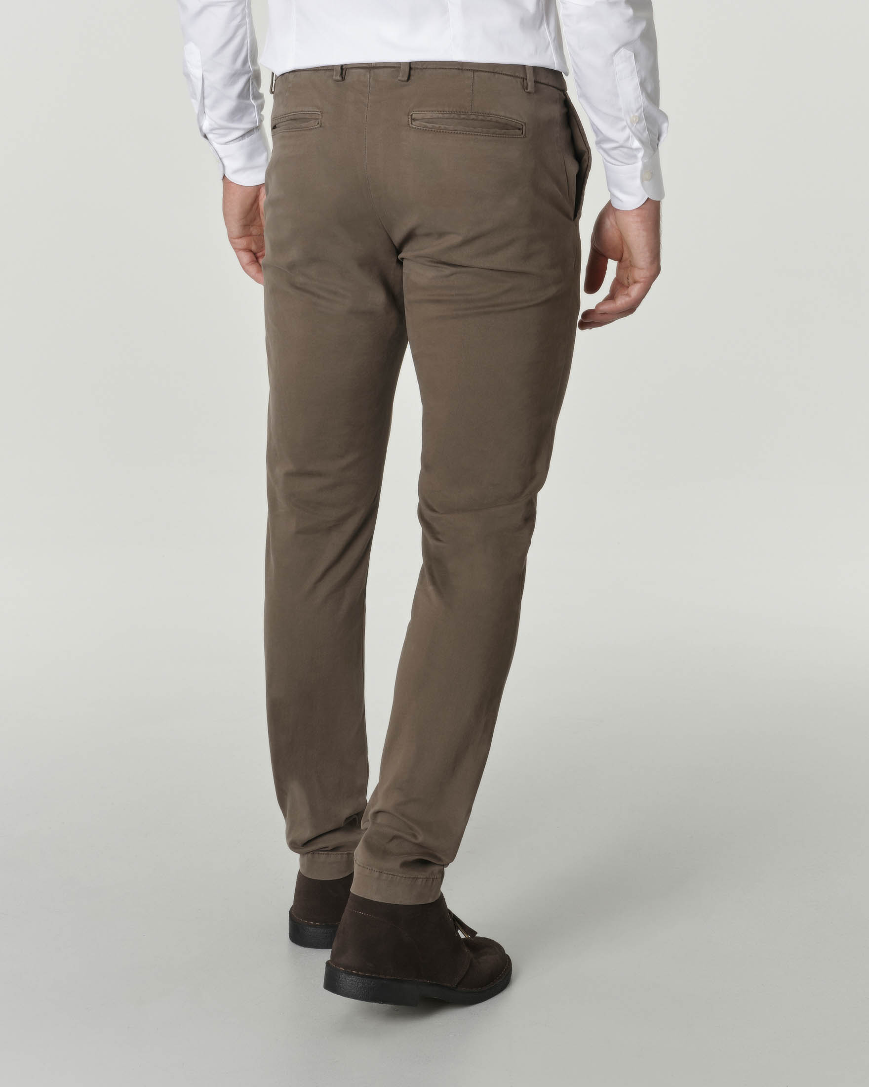 Pantaloni chino fango in misto cotone e modal stretch