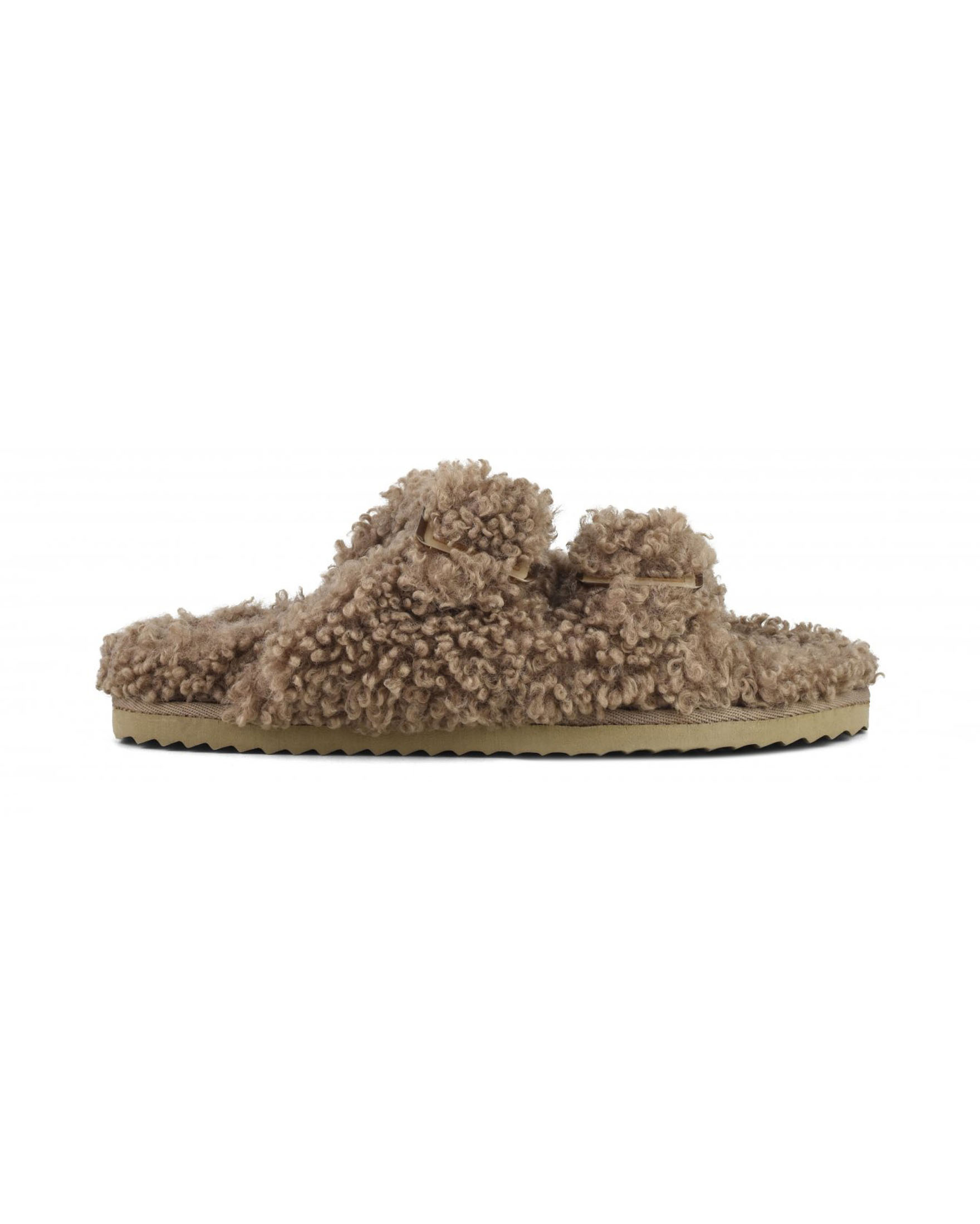 Slippers color cammello in ecopelliccia effetto shearling con doppia fascetta e fibbie trasparenti
