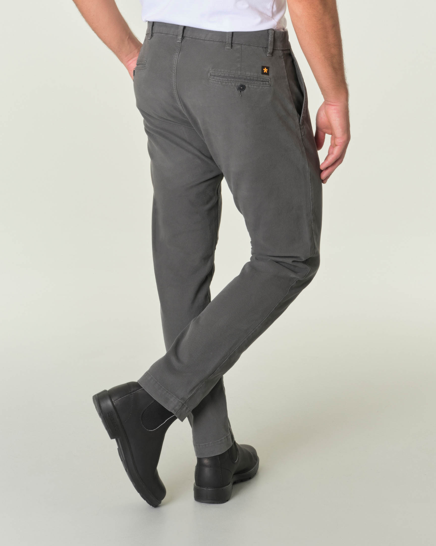 Pantaloni modello cheap chino