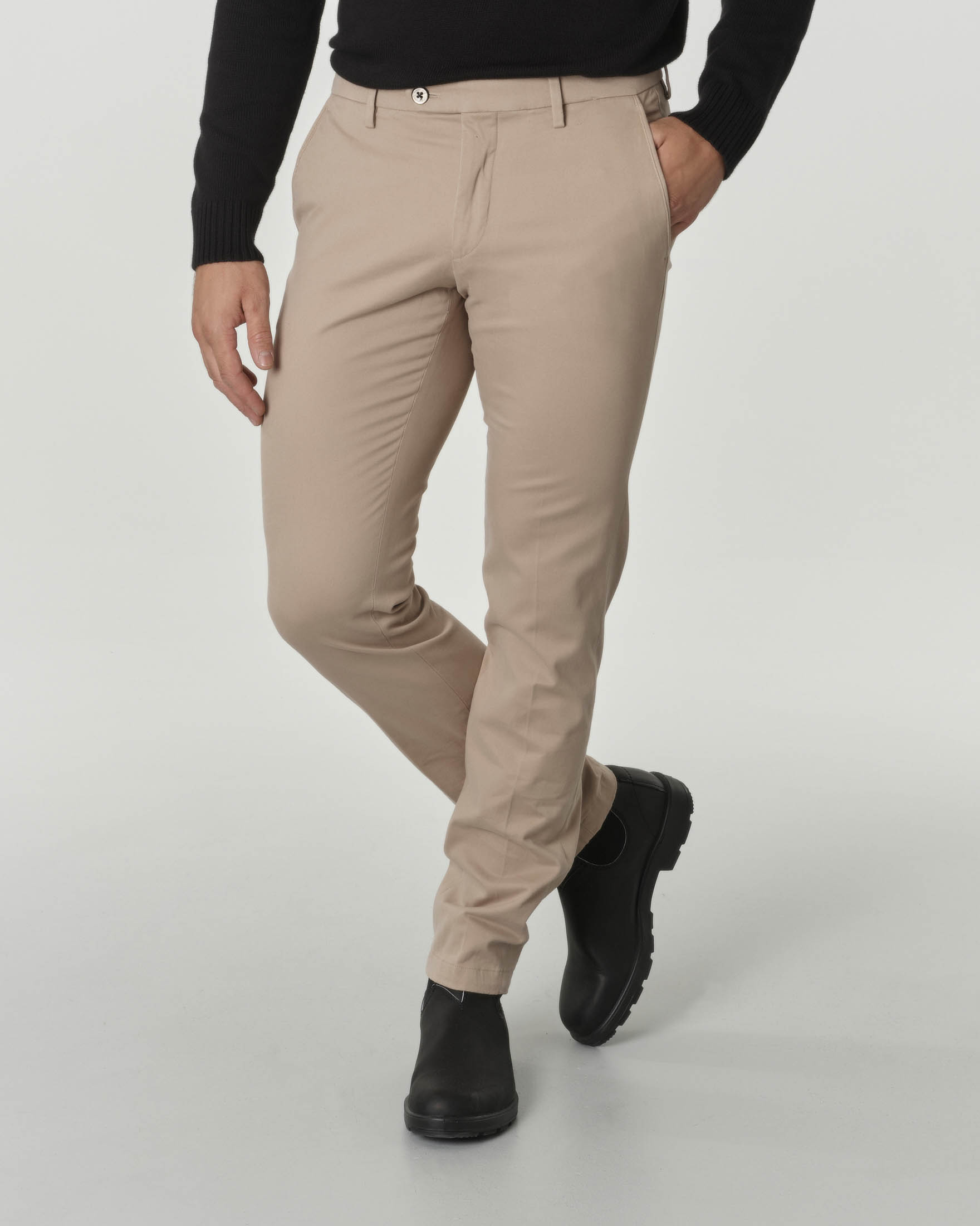 Pantalone con cerniera dietro sale