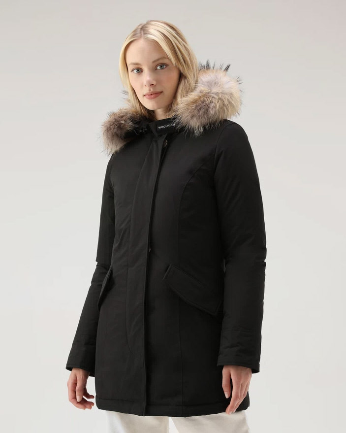 Luxury Arctic Parka nero imbottito in piuma naturale e cappuccio