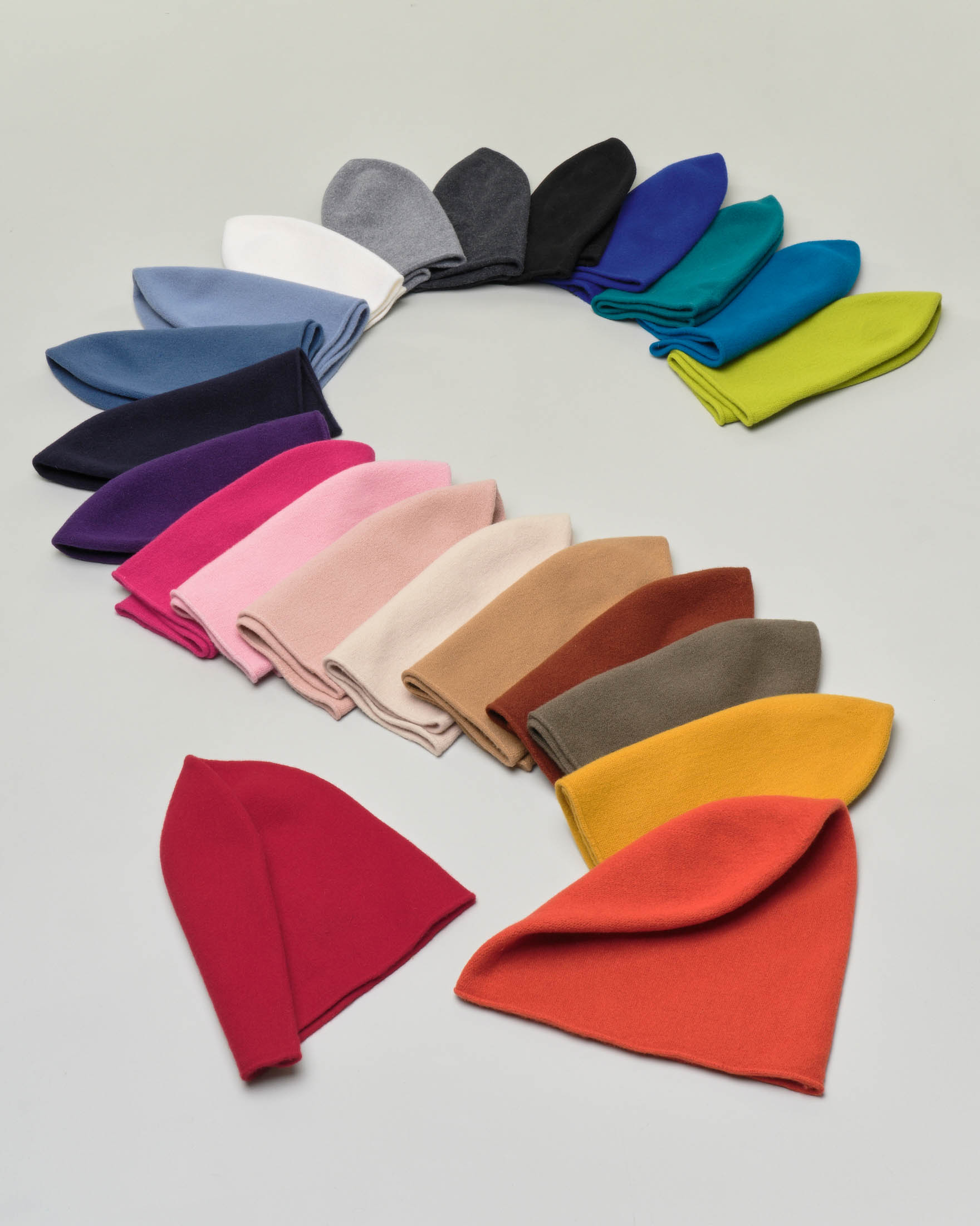 Beanie turchese in pura lana image