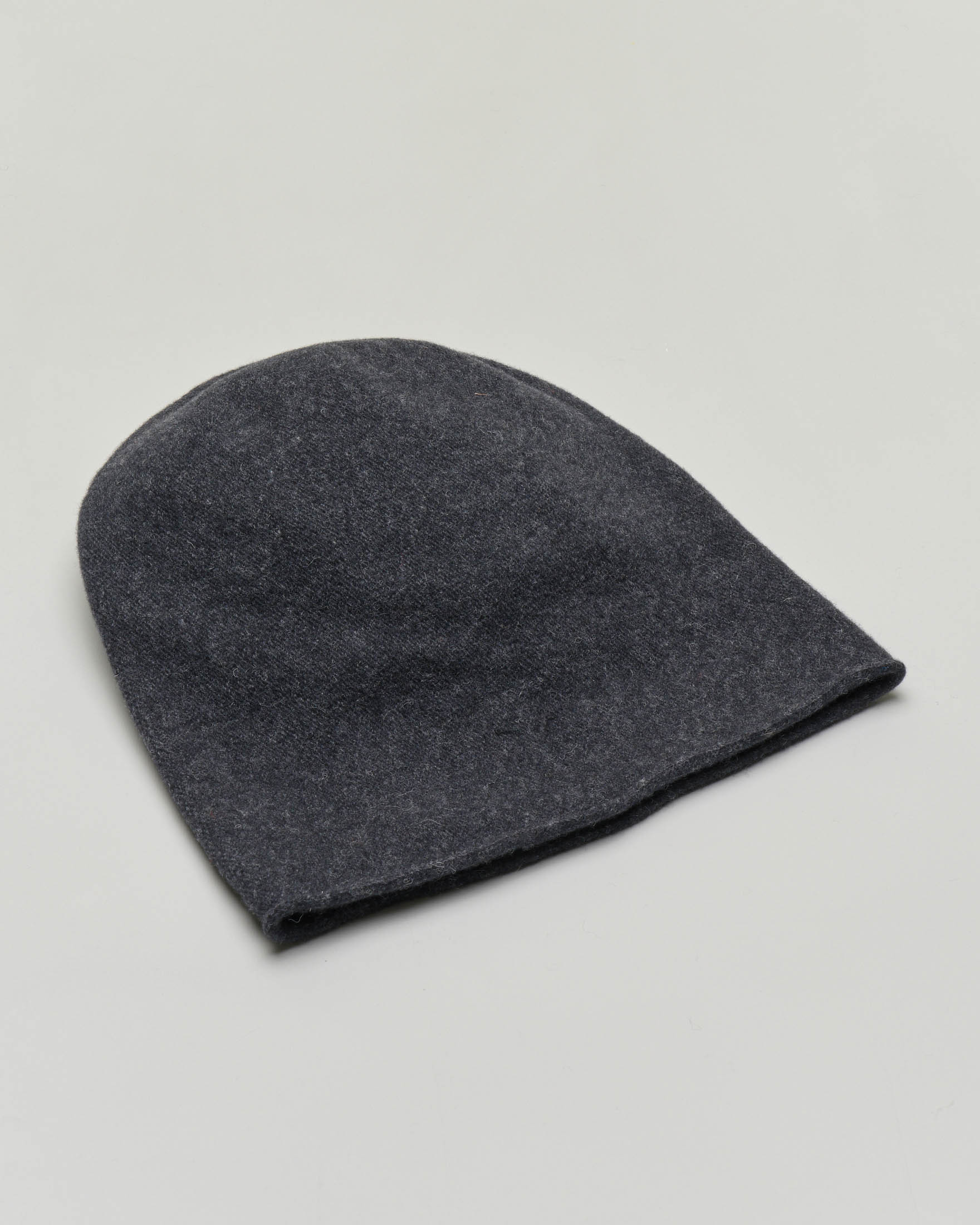 Beanie grigio antracite in pura lana