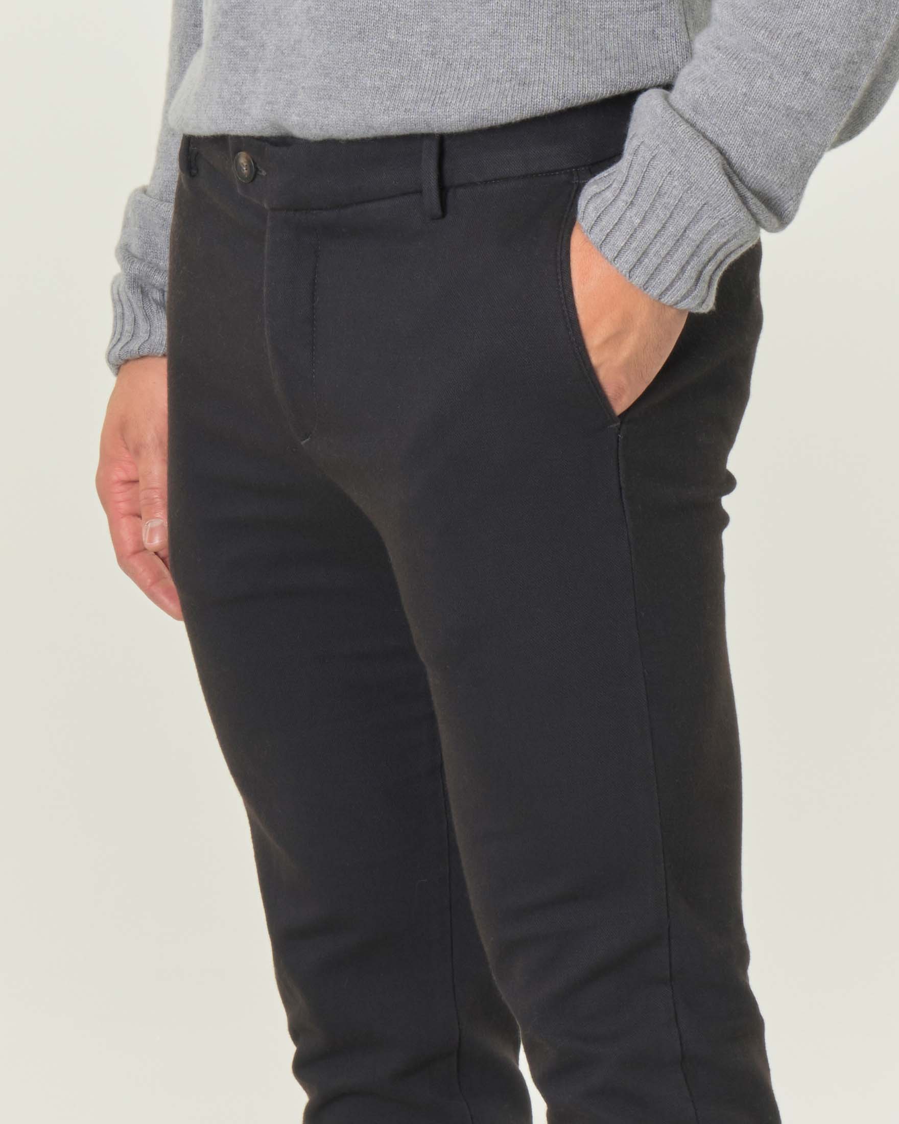 Pantaloni chino blu in tessuto di misto cotone stretch micro armatura