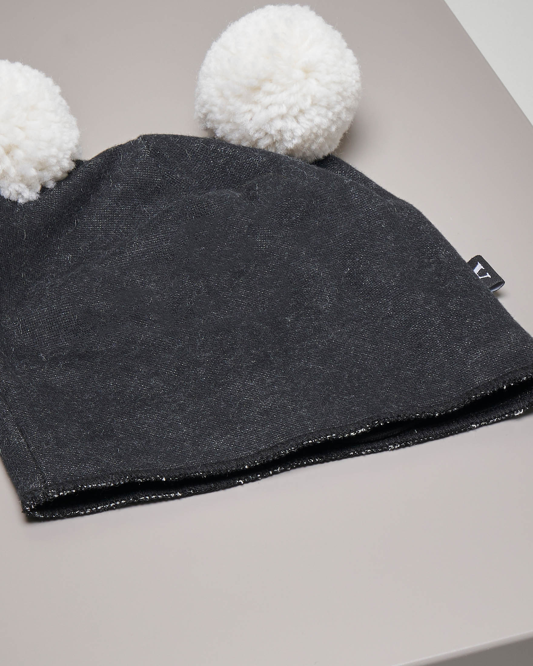 Berretto grigio antracite in cotone con pompon bianchi 9-18 mesi image