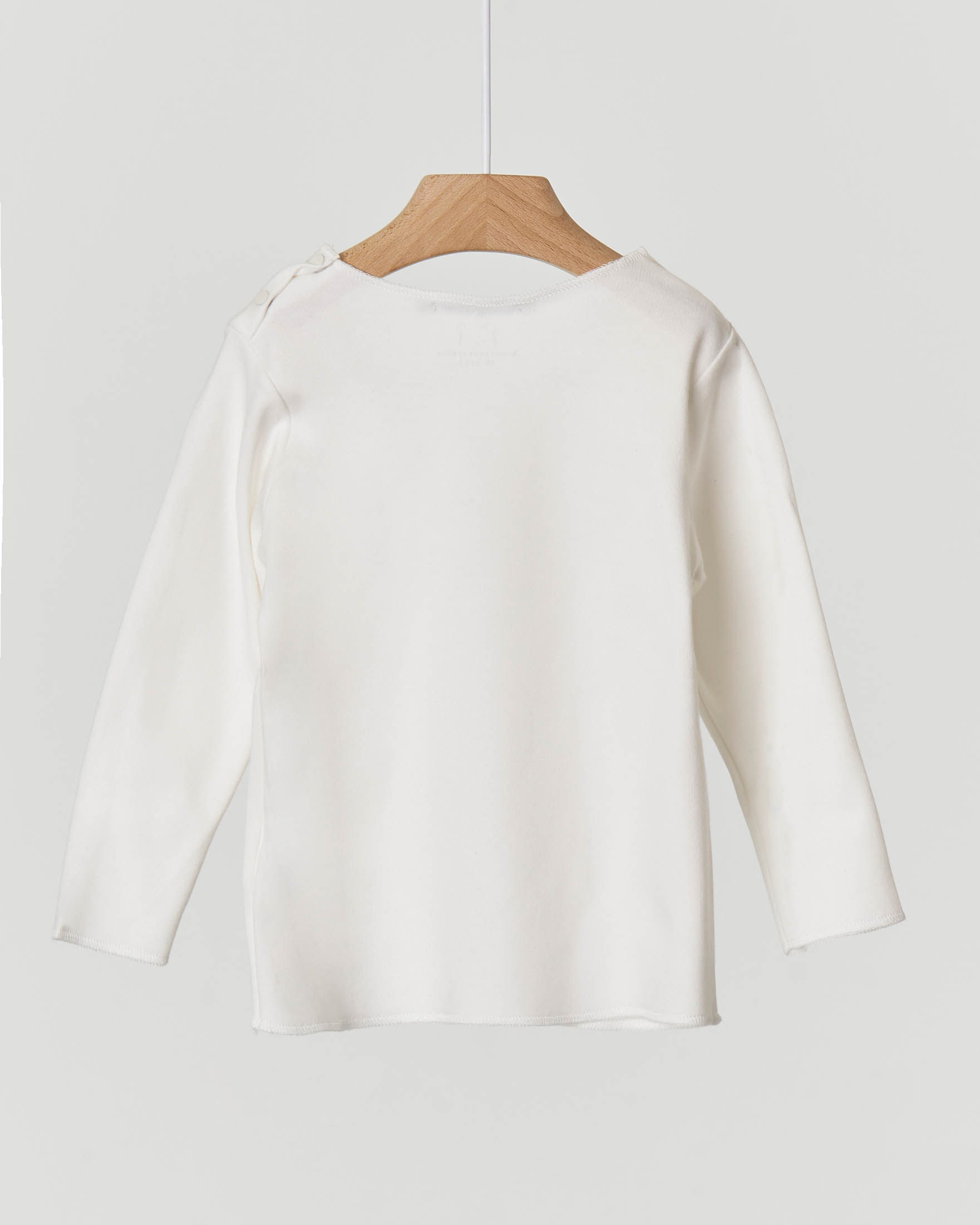 T-shirt panna manica lunga con stampa animaletti e logo 6-18 mesi
