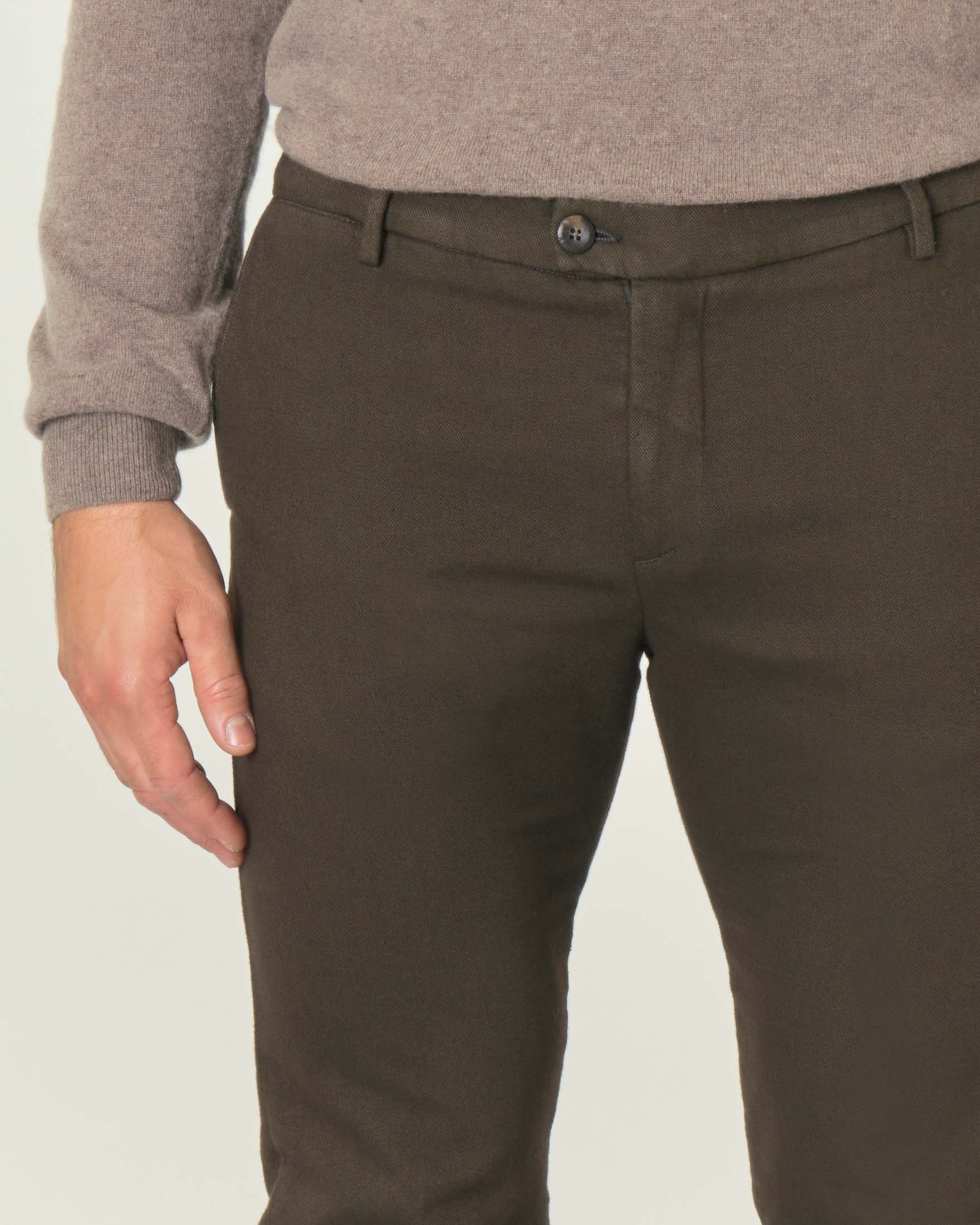 Pantaloni chino verde militare in tessuto di misto cotone stretch micro armatura