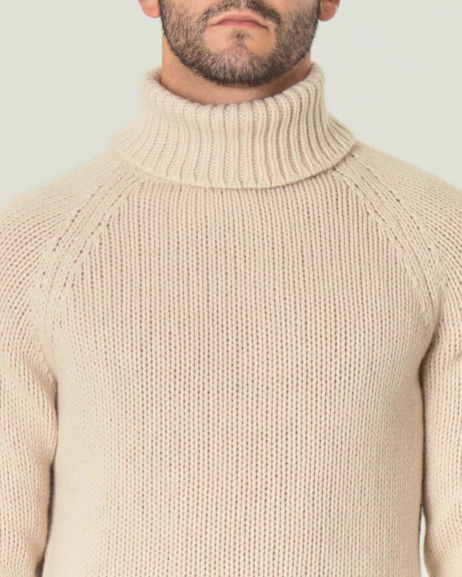 Dolcevita avorio in lana con manica raglan image