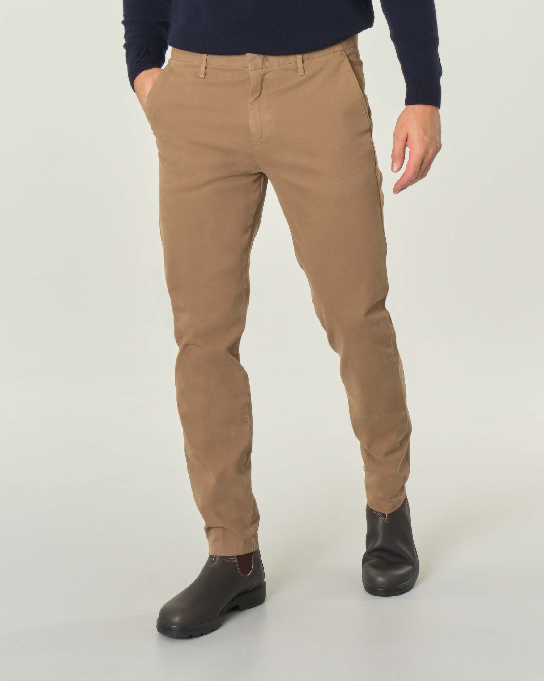 Pantalone chino cammello in cotone stretch micro armatura