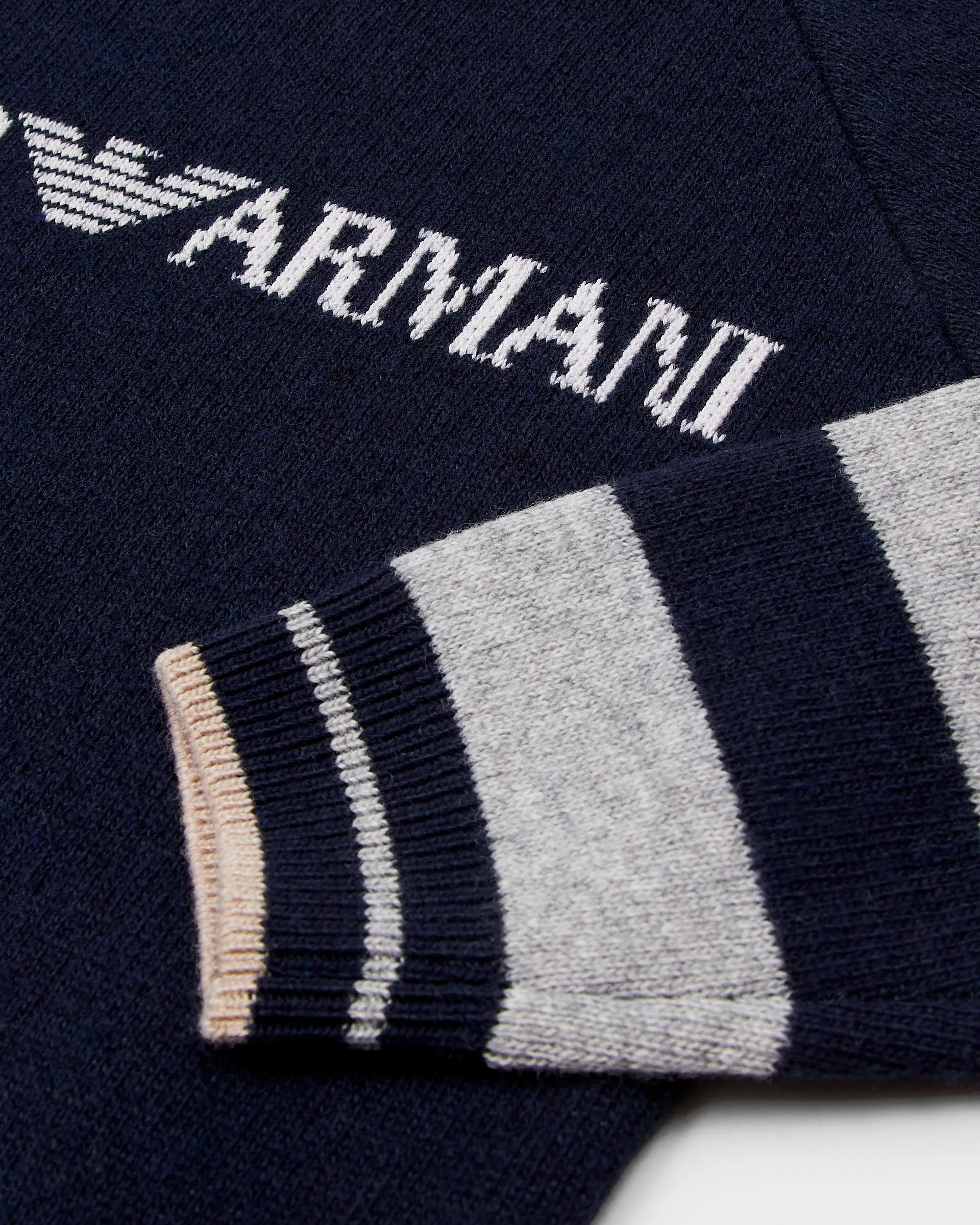 Maglia blu girocollo in misto lana e cachemire con motivo a righe sulle maniche e logo jacquard 10-16 anni image