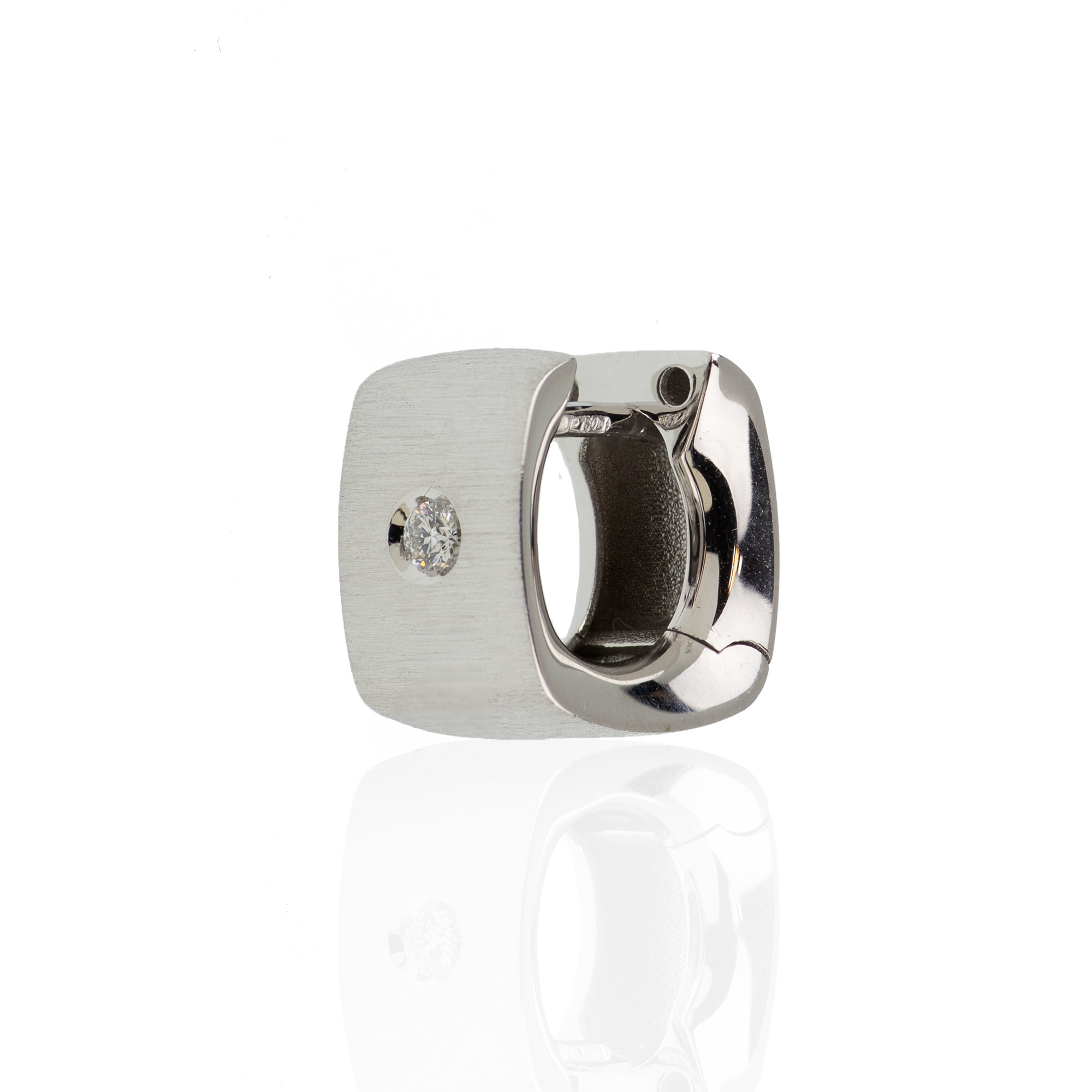 Orecchini Oro 18kt  Spazzolato Prestige con Diamanti - View2