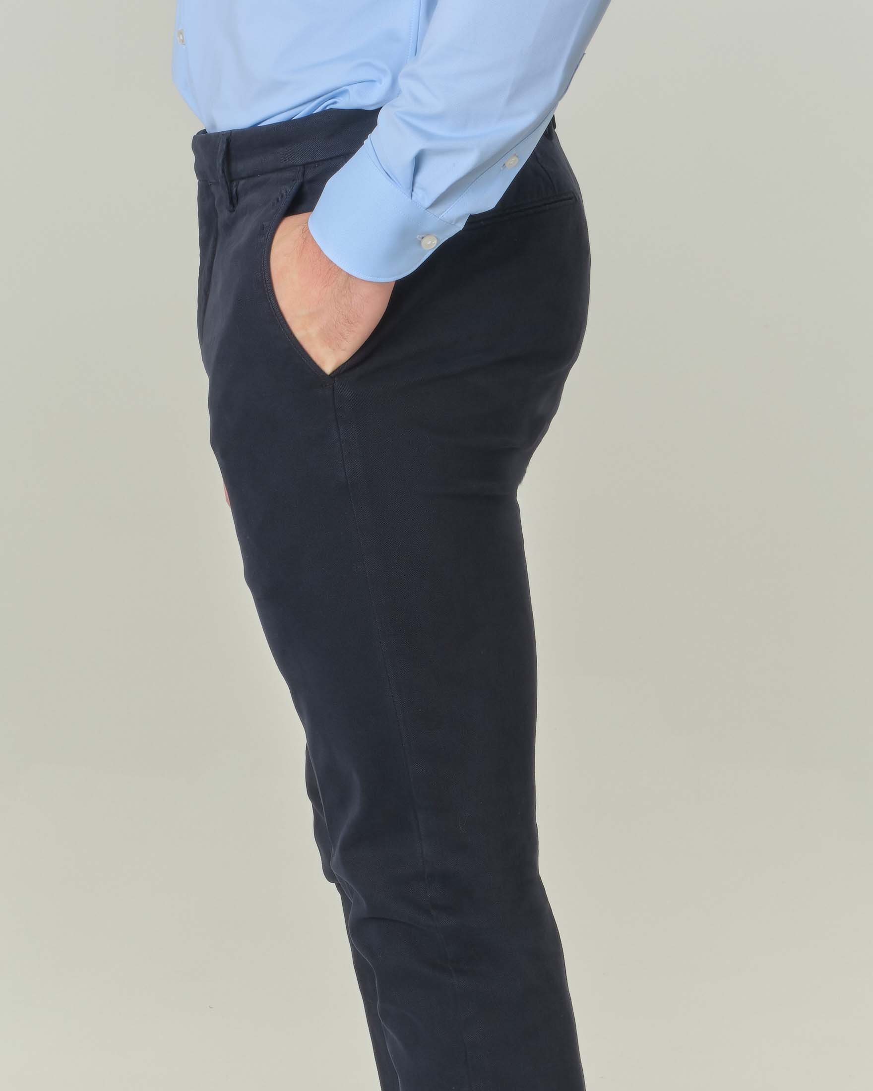 Pantalone chino Brad blu in tessuto micro armatura di cotone stretch image