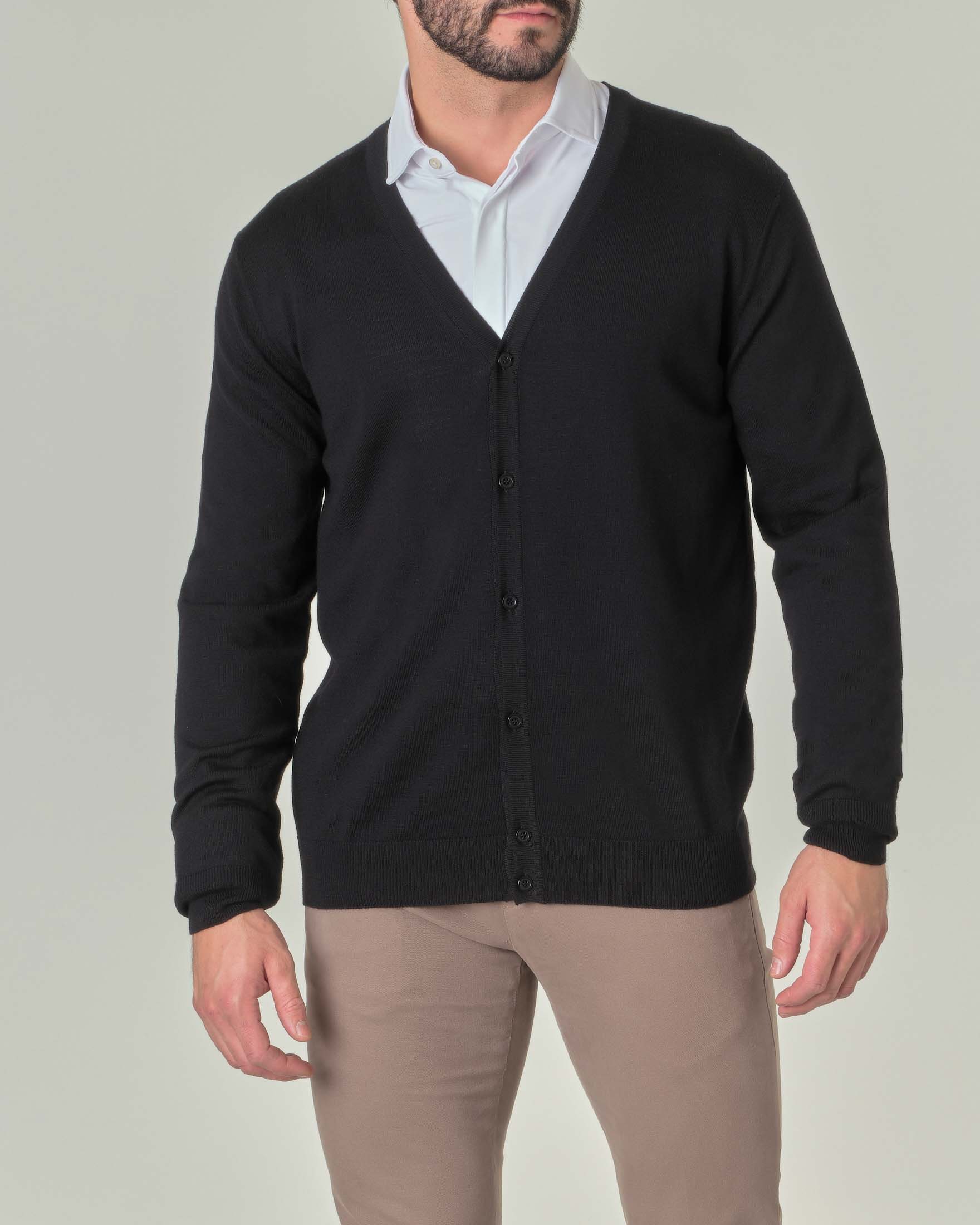 Cardigan Pellizzari nero in pura lana merino con chiusura a bottoni