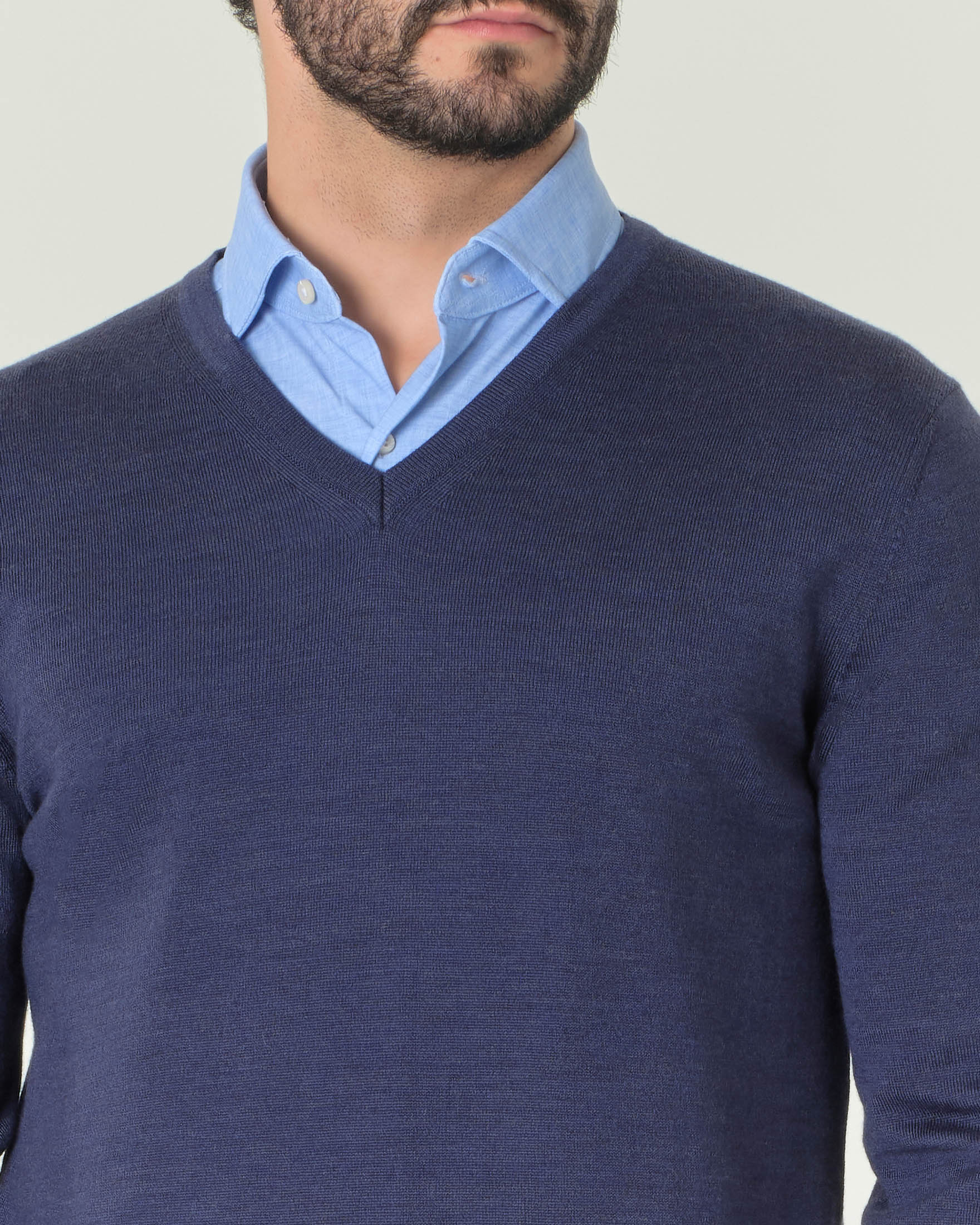 Maglia Pellizzari con scollo a V blu melange in pura lana merino image