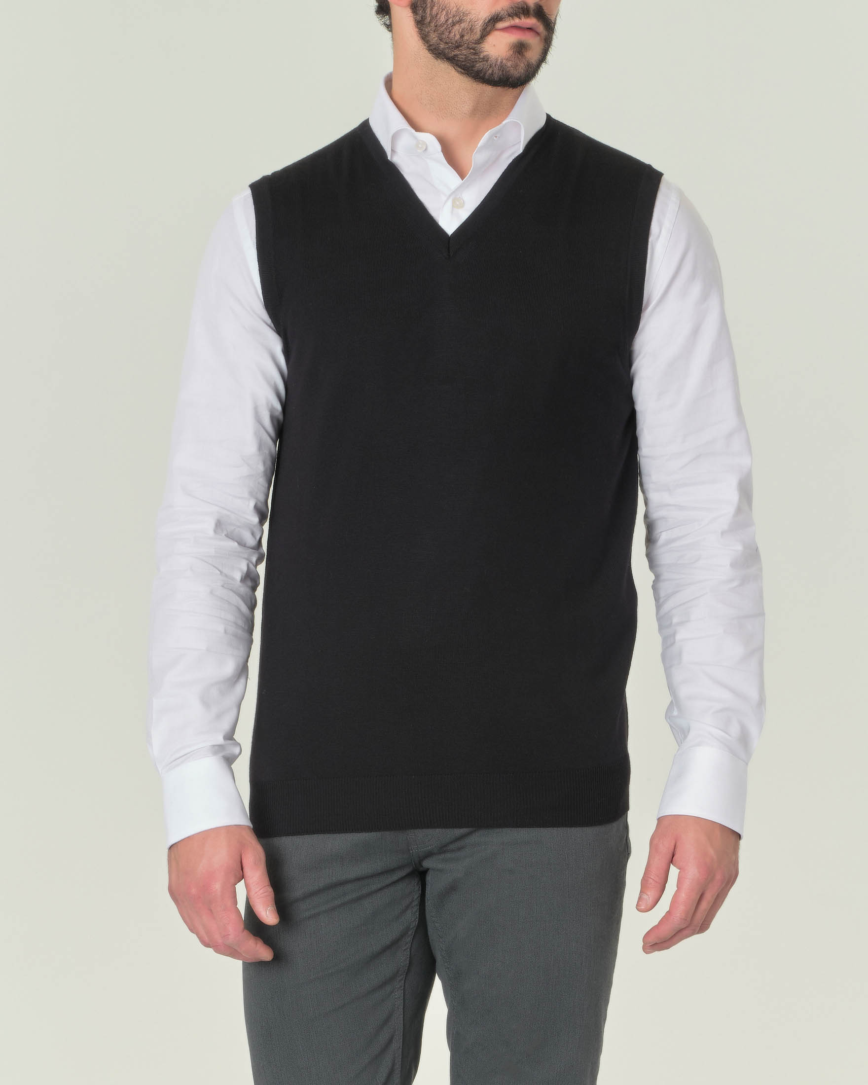 Gilet Rodolfo Pellizzari nero in pura lana merino con scollo a V