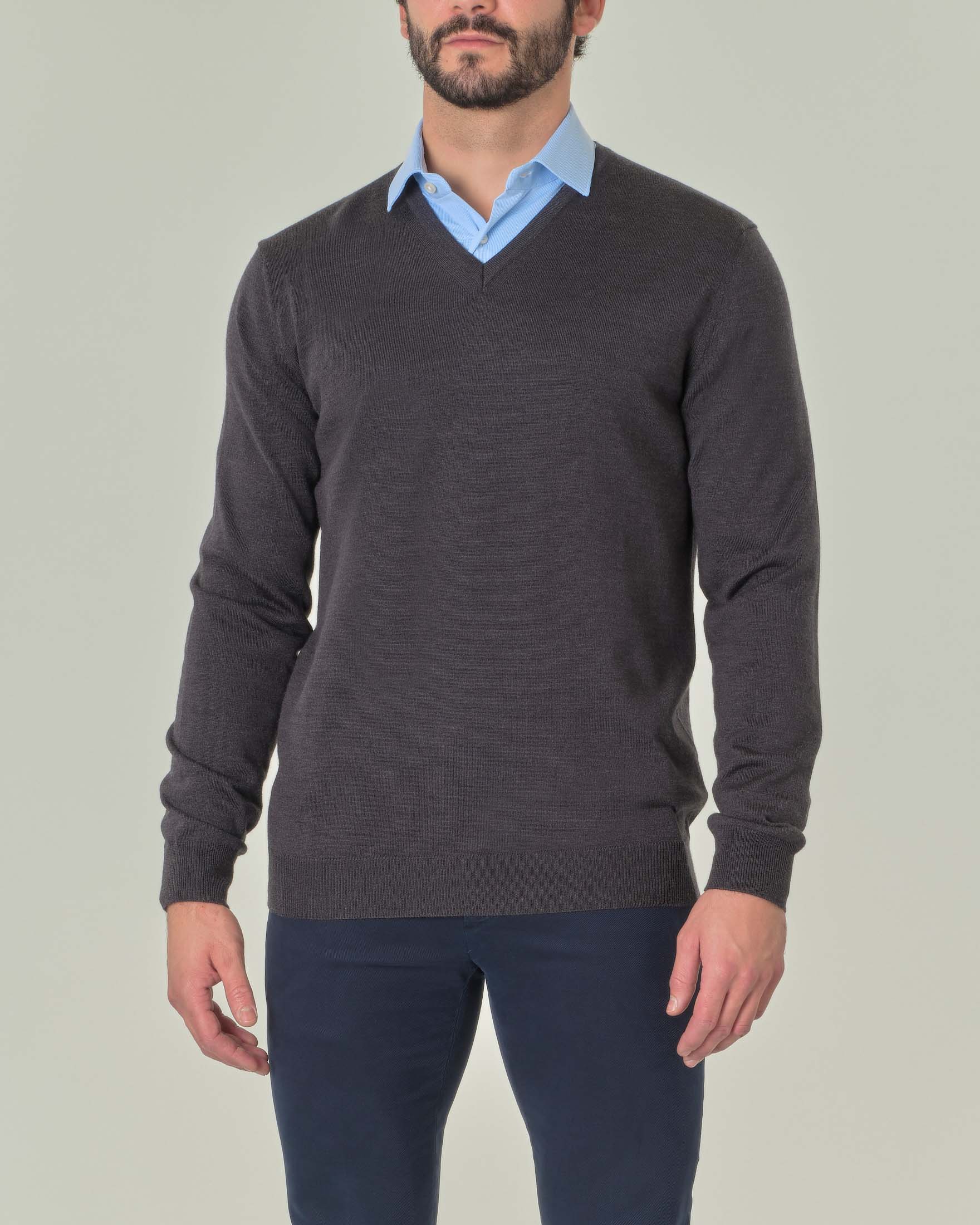 Maglia Pellizzari con scollo a V grigio antracite in pura lana merino image