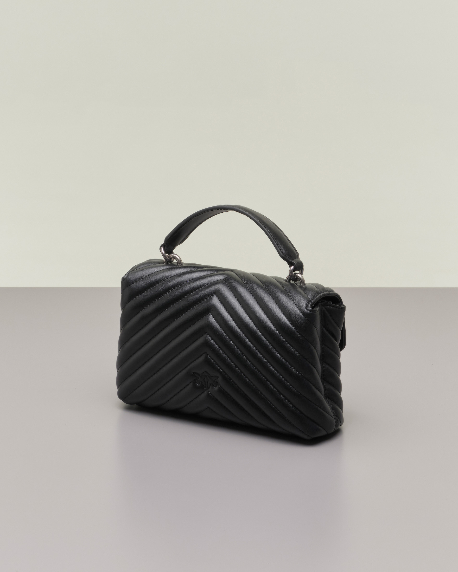 Mini Lady Bag in pelle nera con motivo a chevron e manico a mano e fibbia Love Birds argento