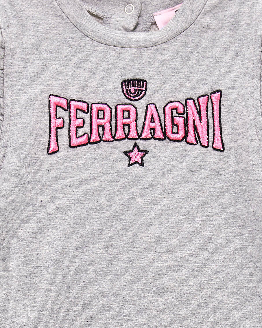 Abito grigio in felpa smanicato con scritta logo rosa e rouches