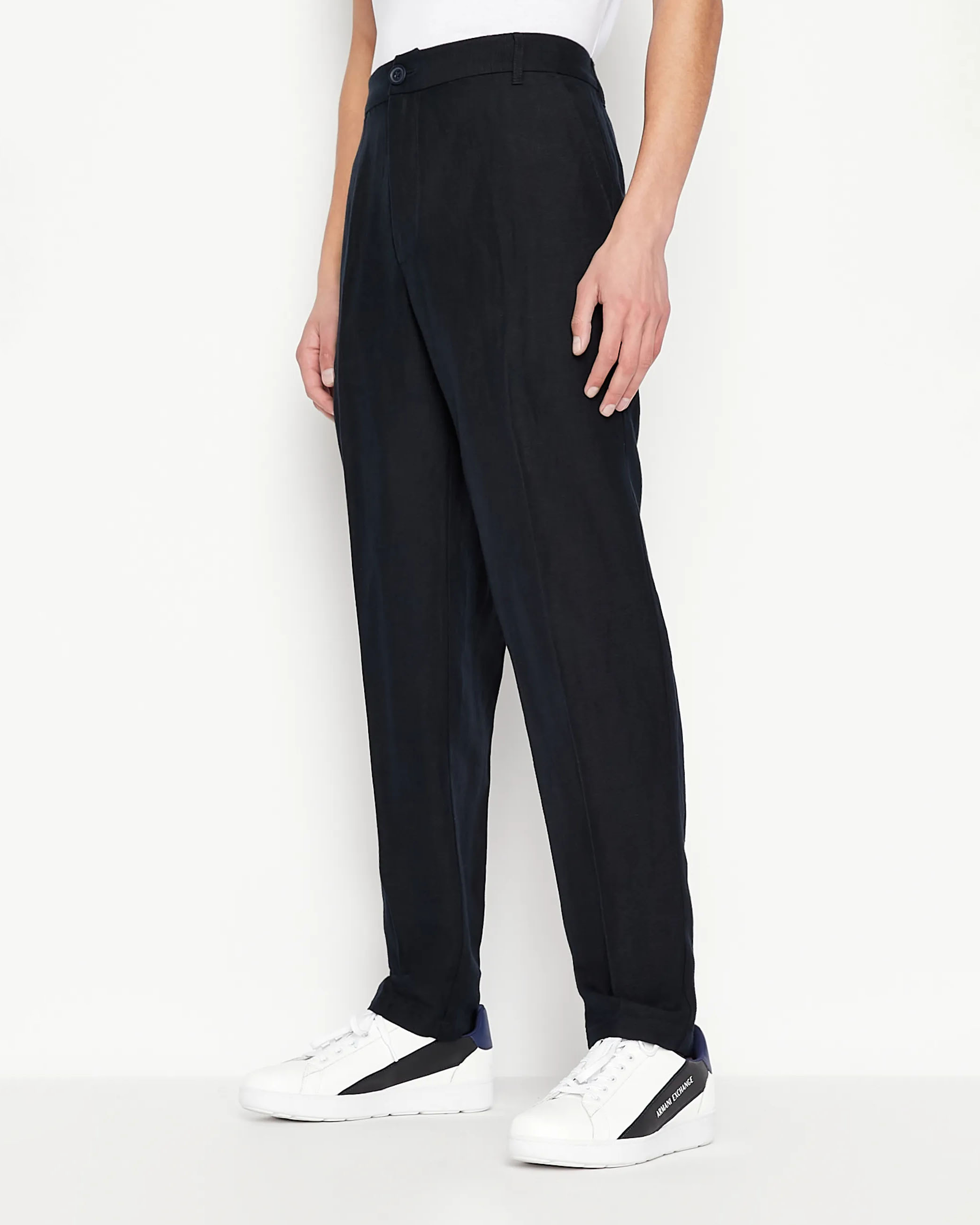 Pantalone Armani Exchange blu in misto lino e viscosa carrot fit