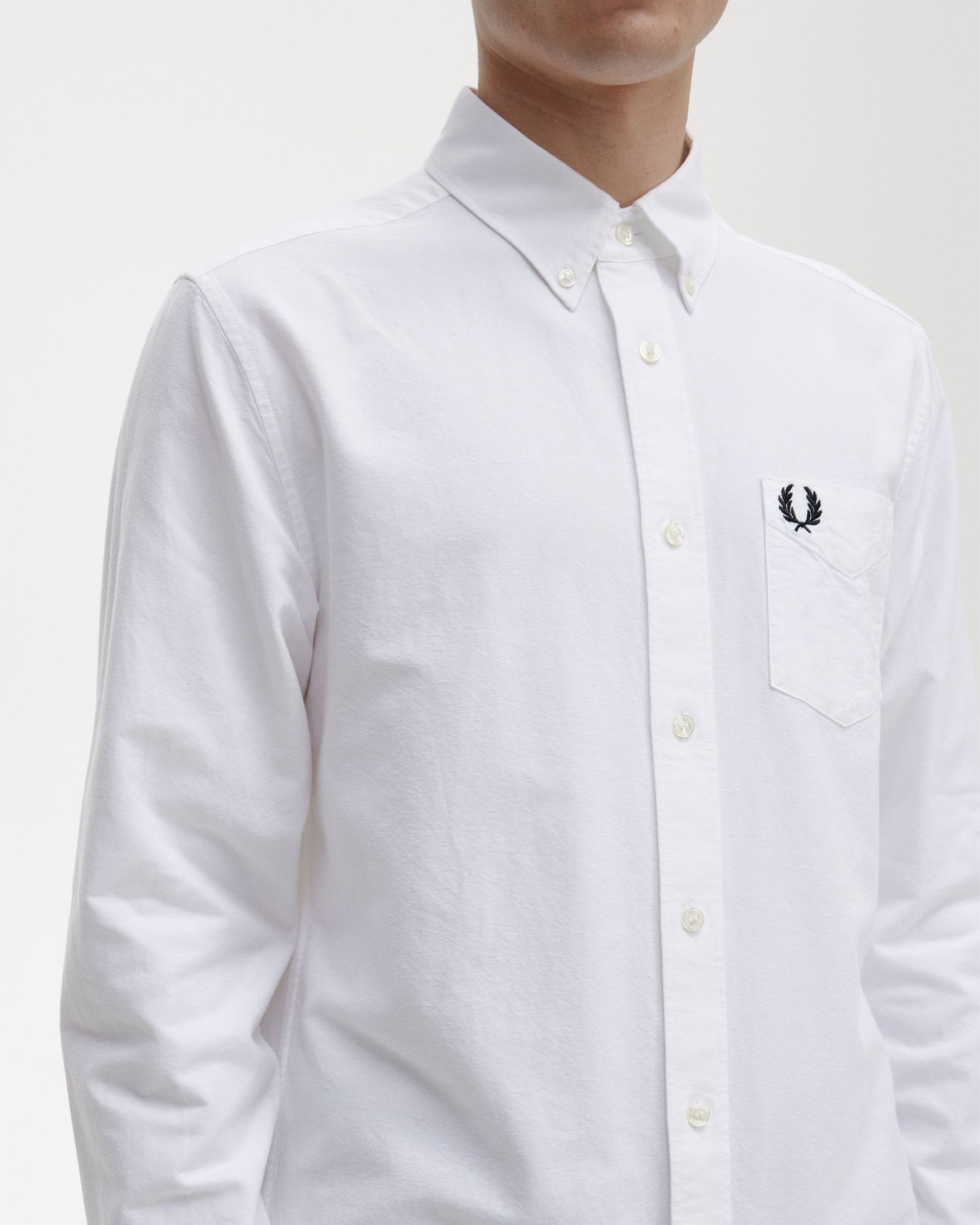 Camicia bianca button down in Oxford di cotone con taschino image