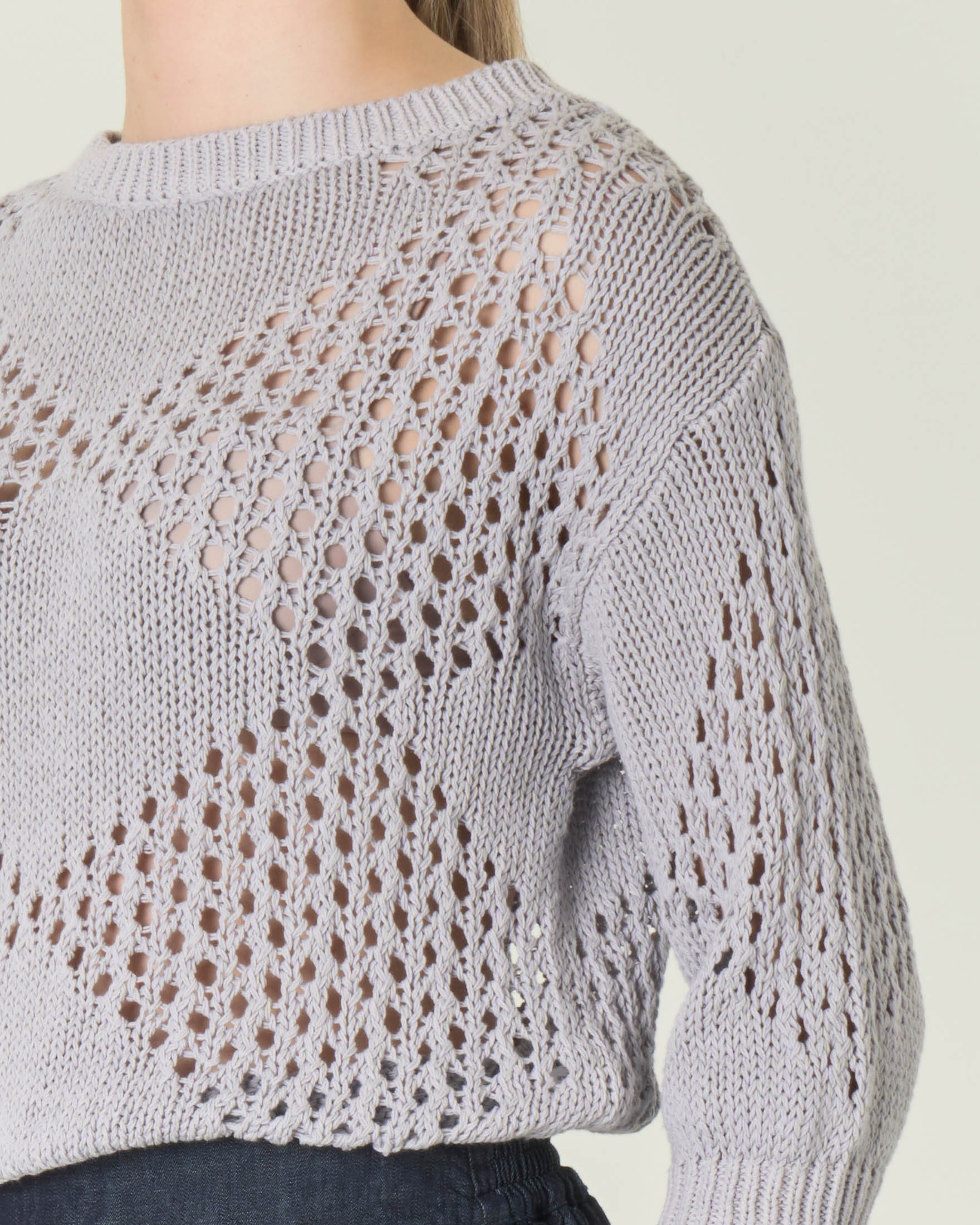 Maglia grigia cropped in puro cotone a rombi lavorati a punto rete con maniche a tre quarti